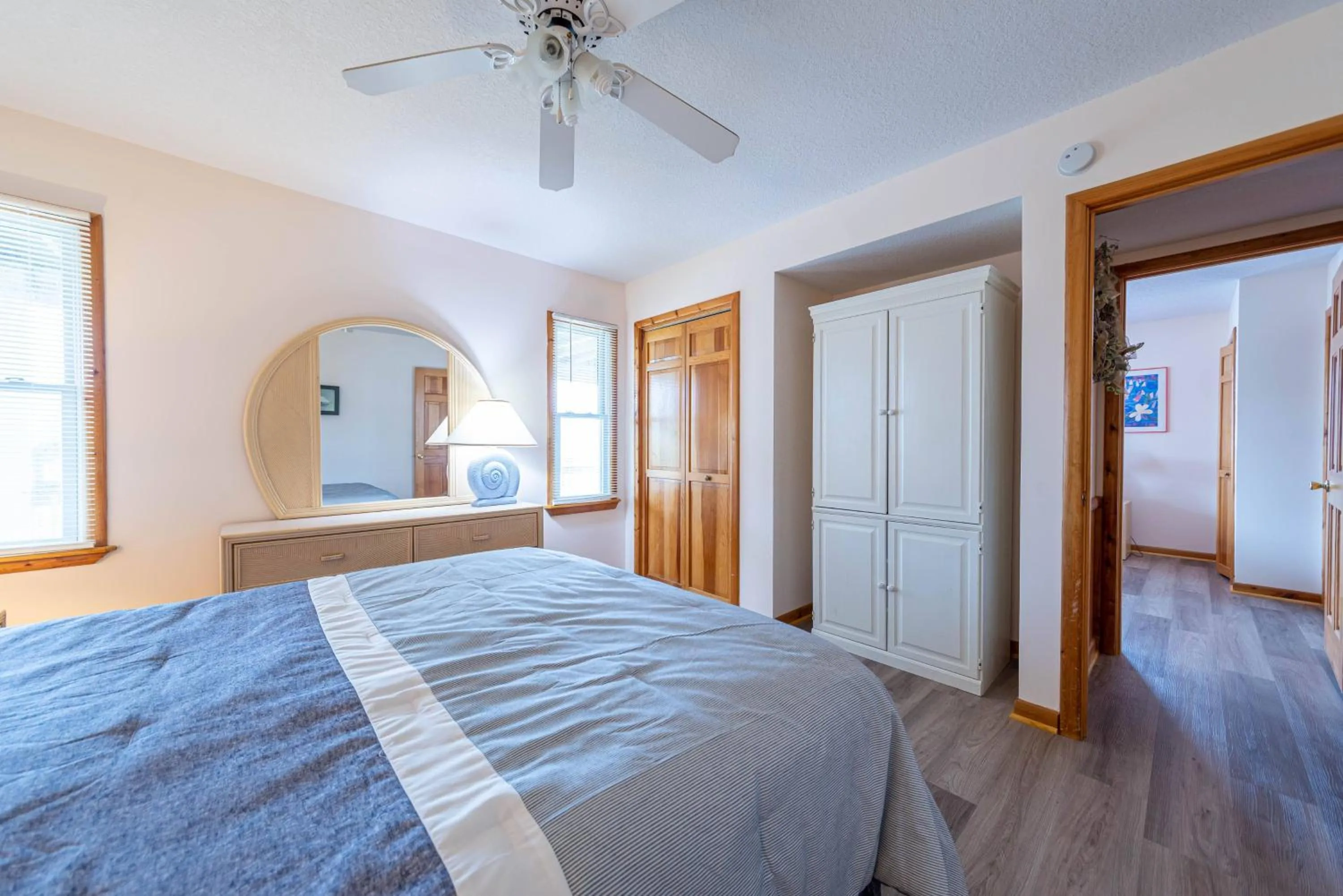 Bed in Blue Moon - Corolla, Crown Point, 240 Yds to Beach, Hot Tub, Pets OK, Community Pool and Tennis
