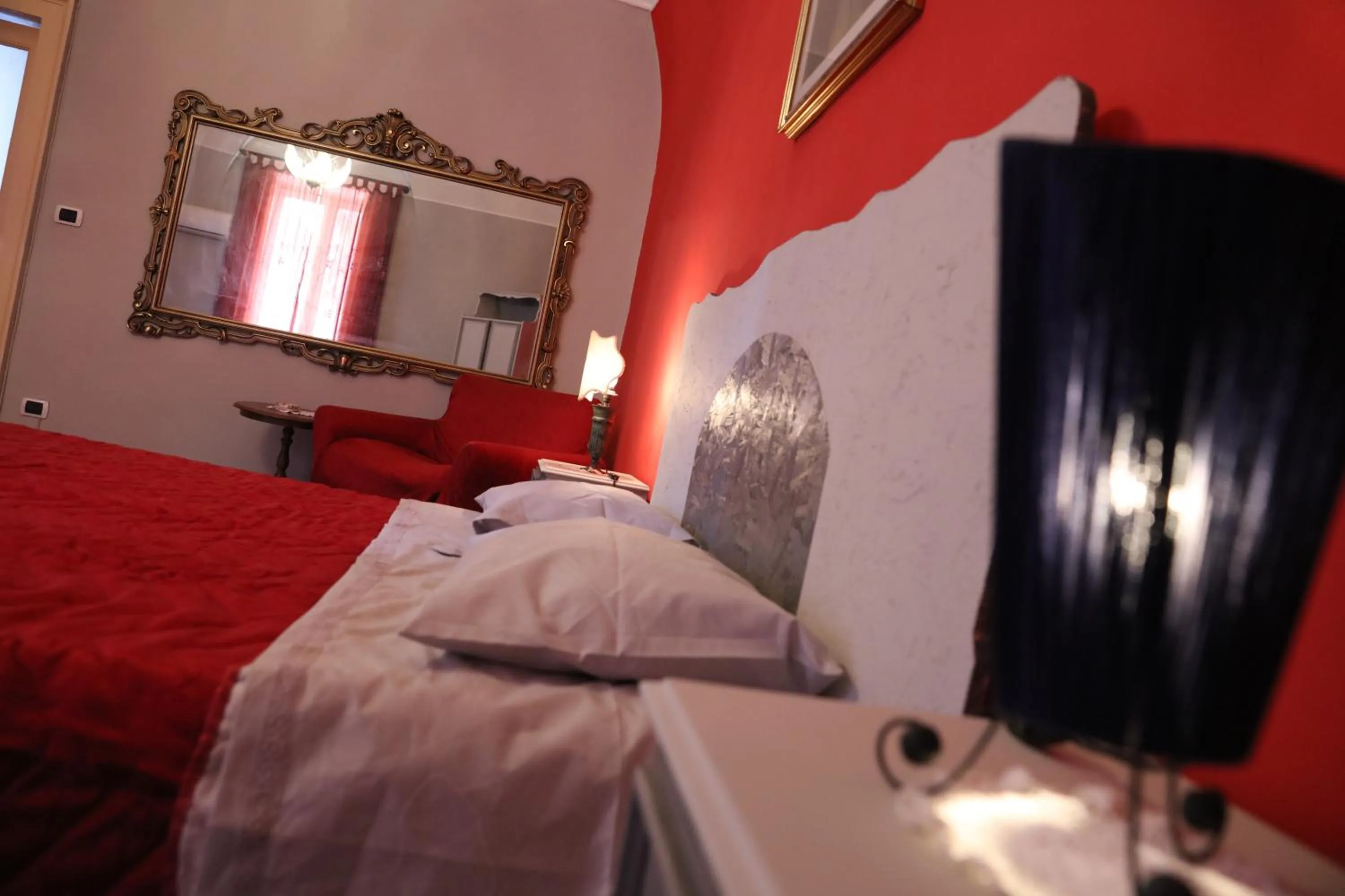 Deluxe Double or Twin Room with Balcony in la locanda del centro storico