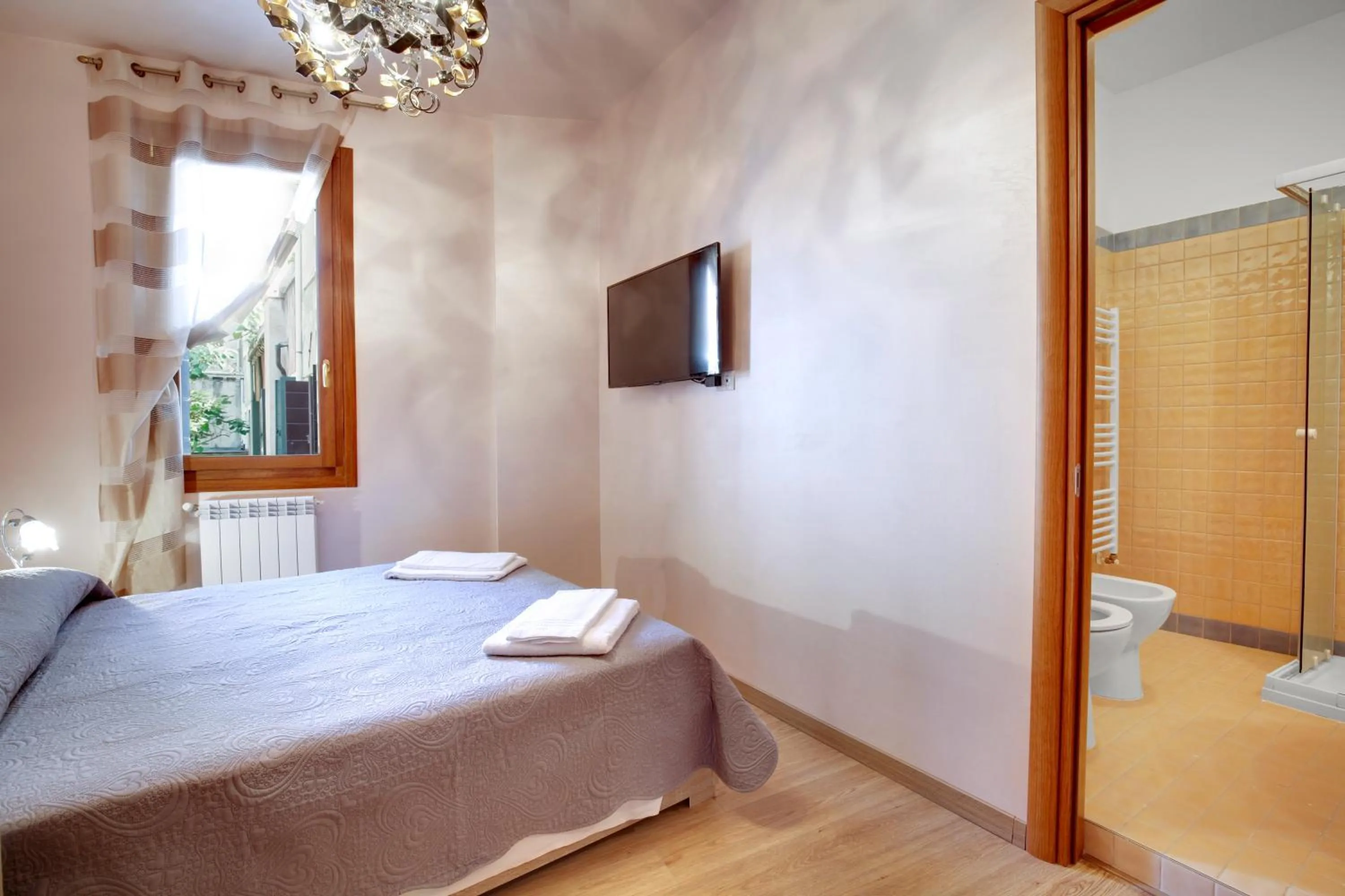 Decorative detail, Bed in Locanda Delle Acque