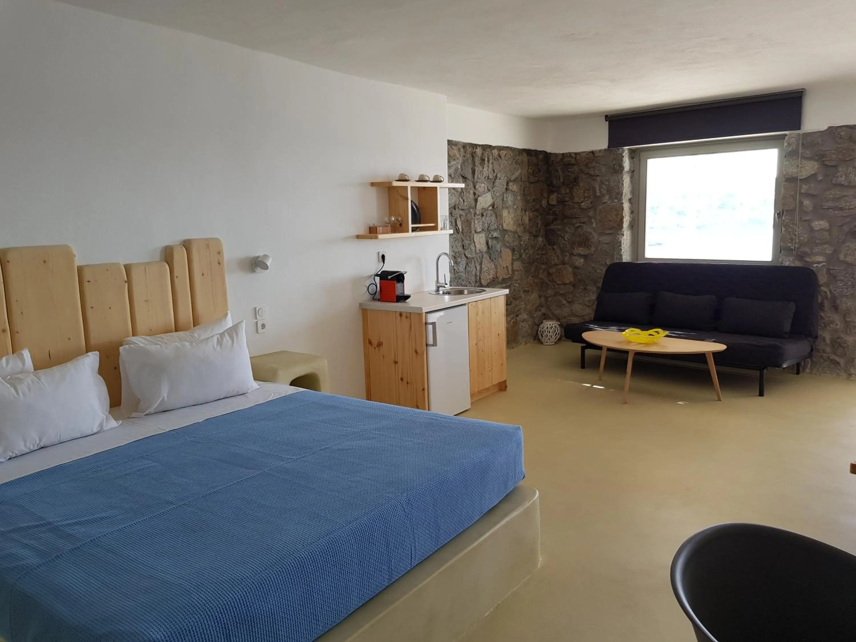 Seating area, Bed in Mykonos Azure