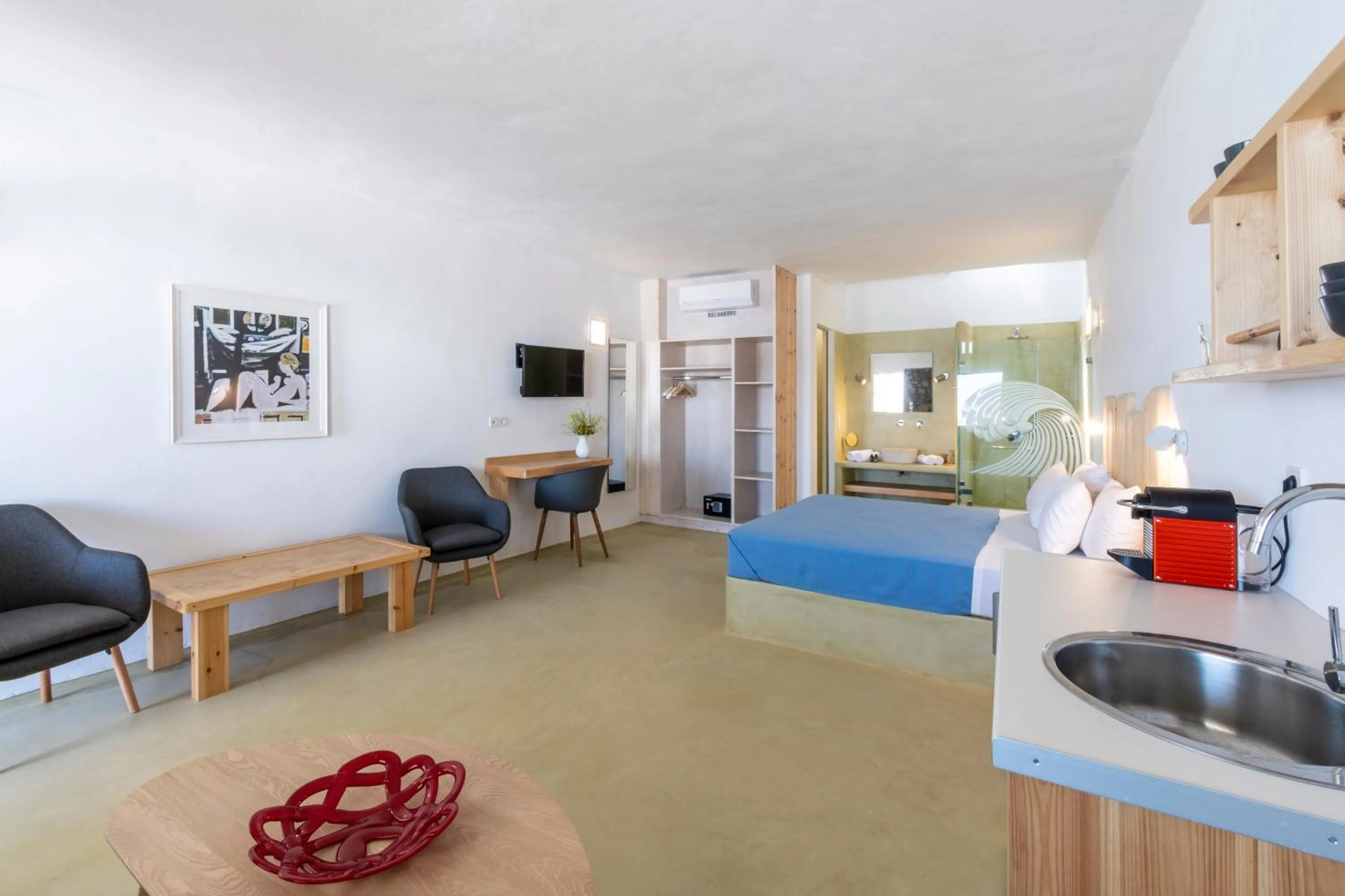 Photo of the whole room in Mykonos Azure