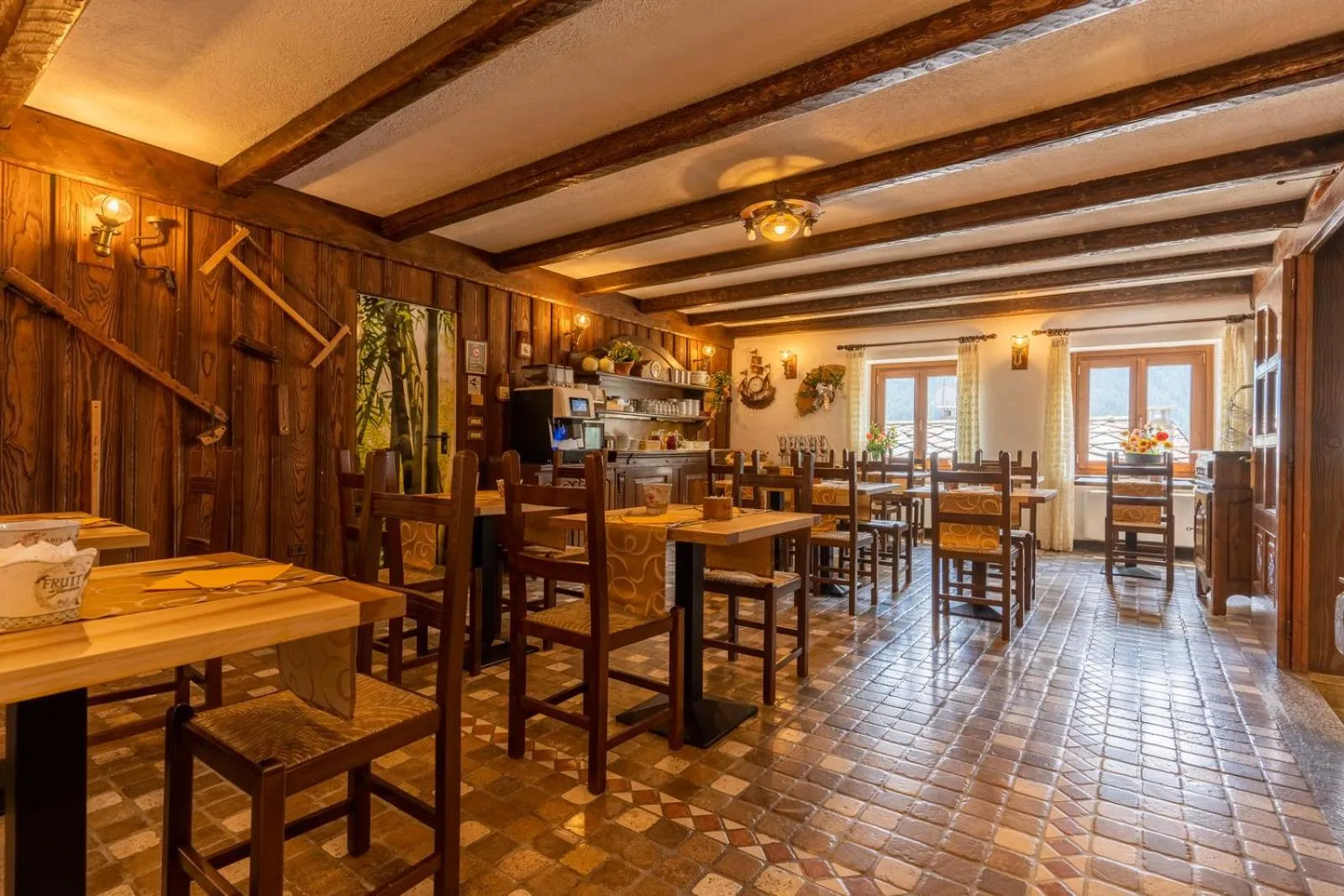 Restaurant/places to eat in Hotel Des Alpes