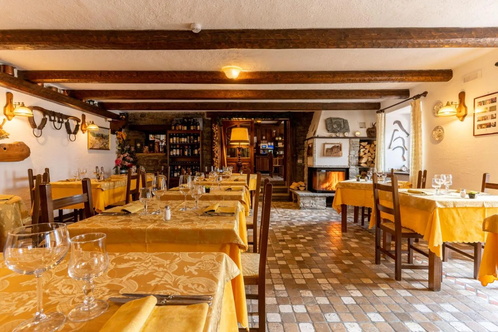 Restaurant/places to eat in Hotel Des Alpes