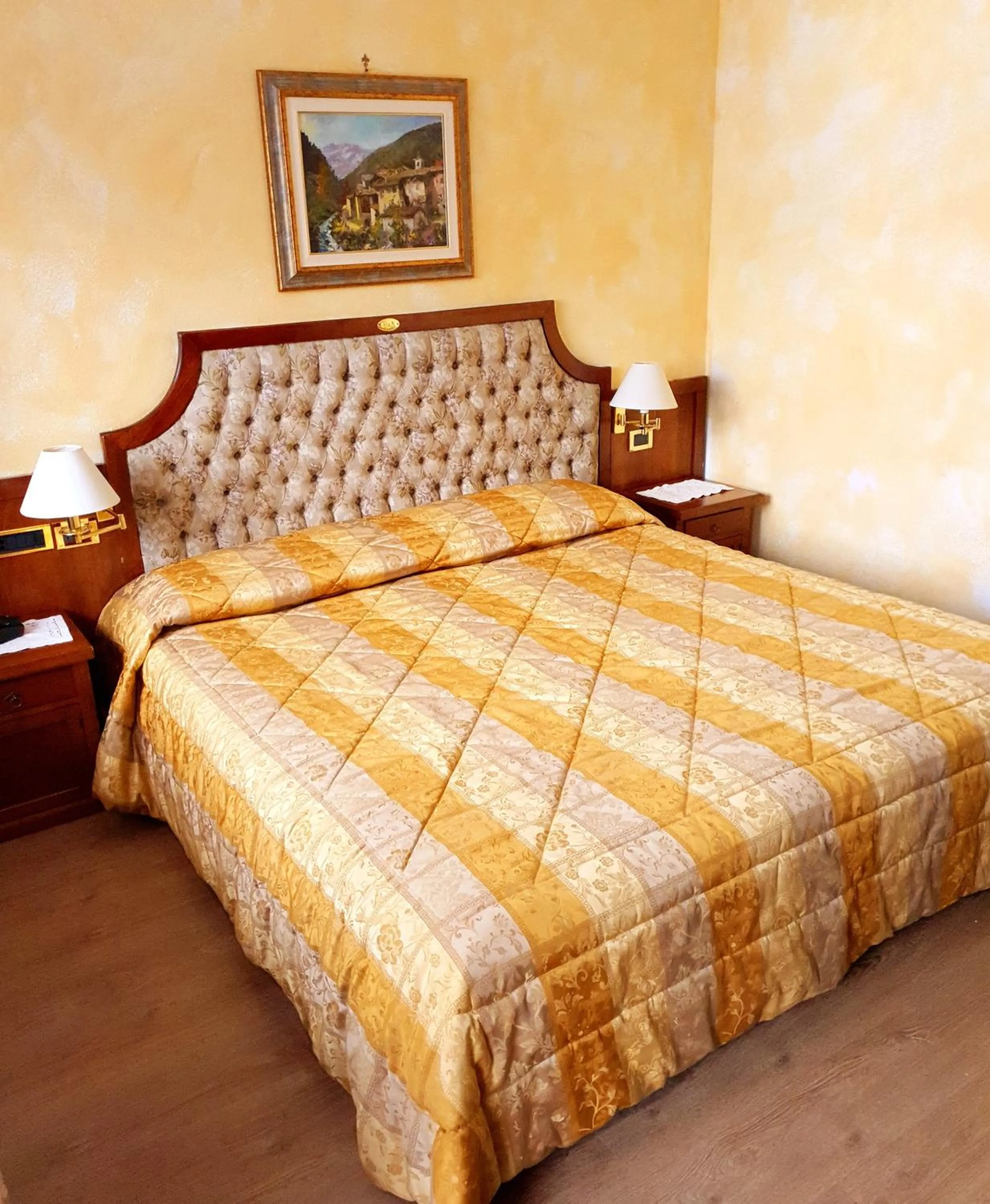 Bedroom, Bed in Hotel Des Alpes