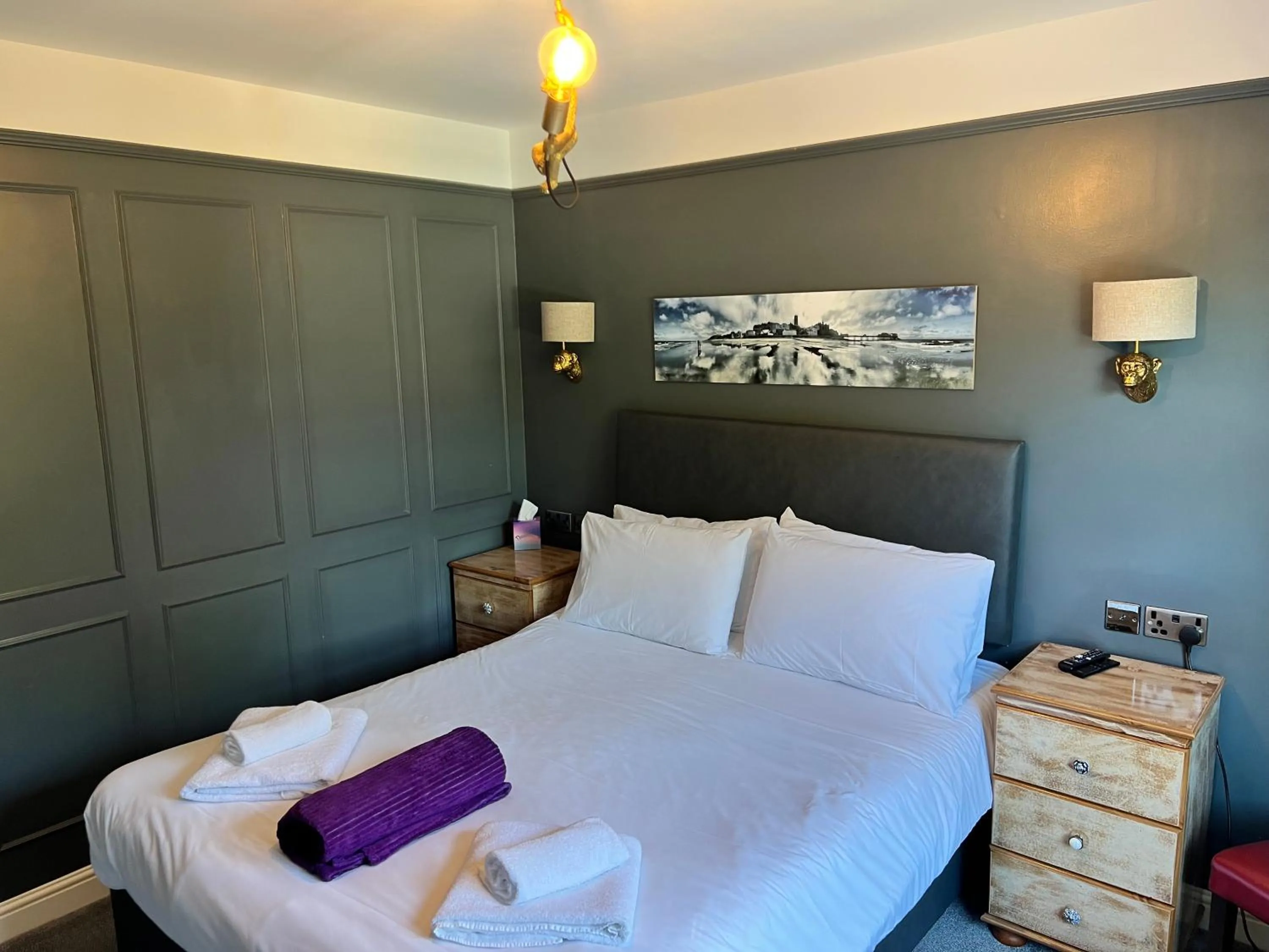 Bedroom, Bed in The Plough Inn