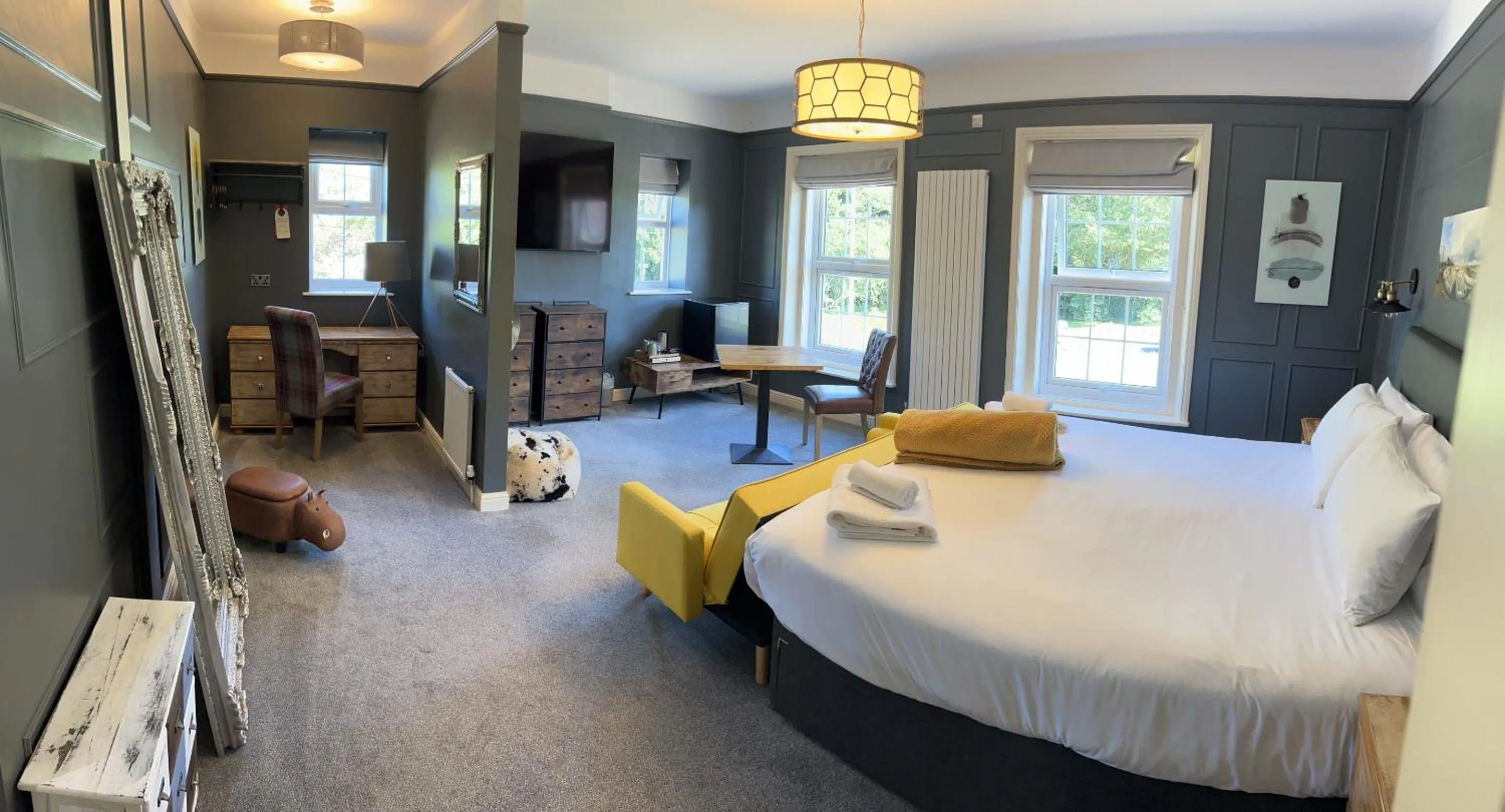 Bedroom, Bed in The Plough Inn