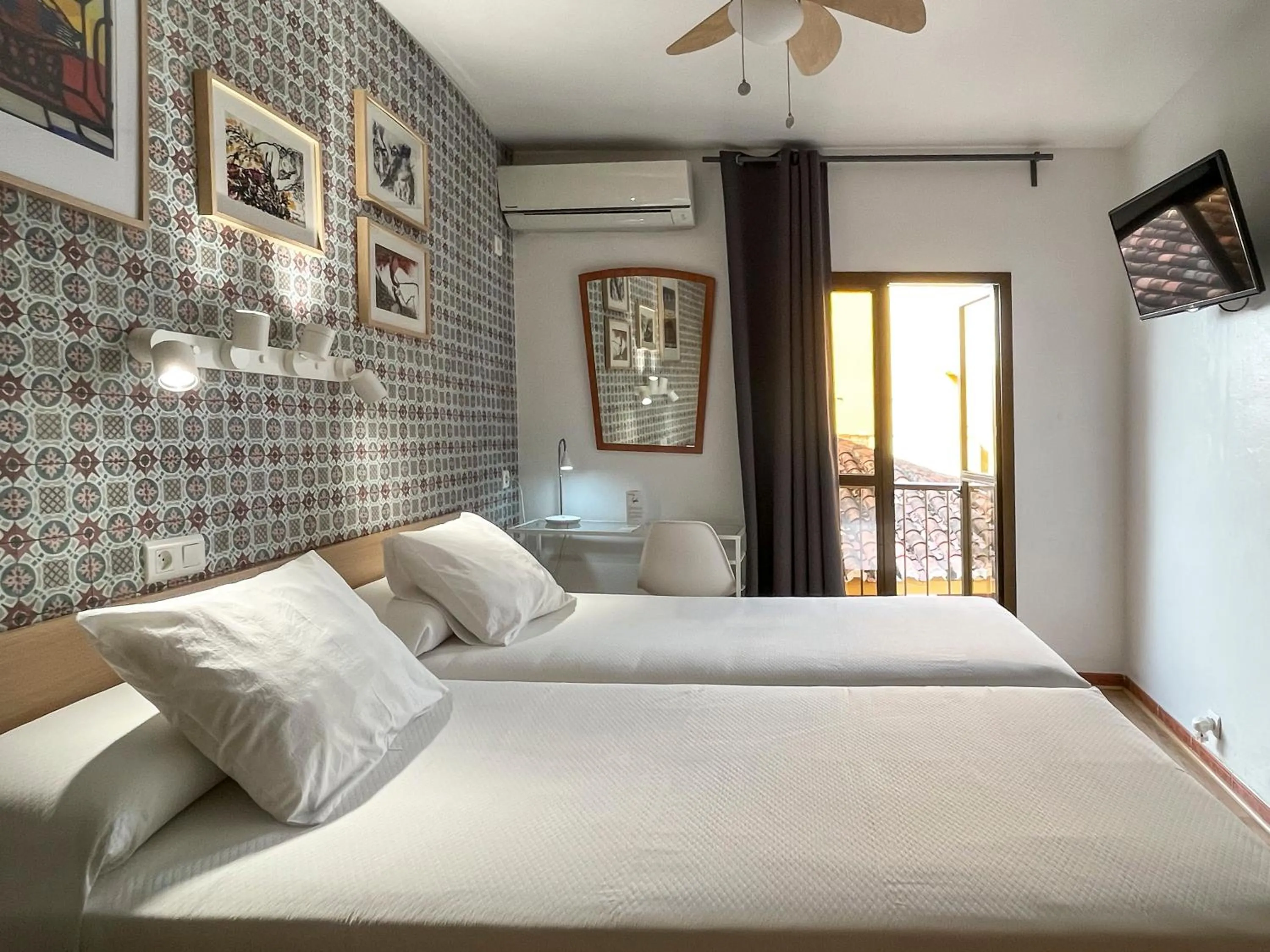 City view, Bed in Beatriz Charming Hostal