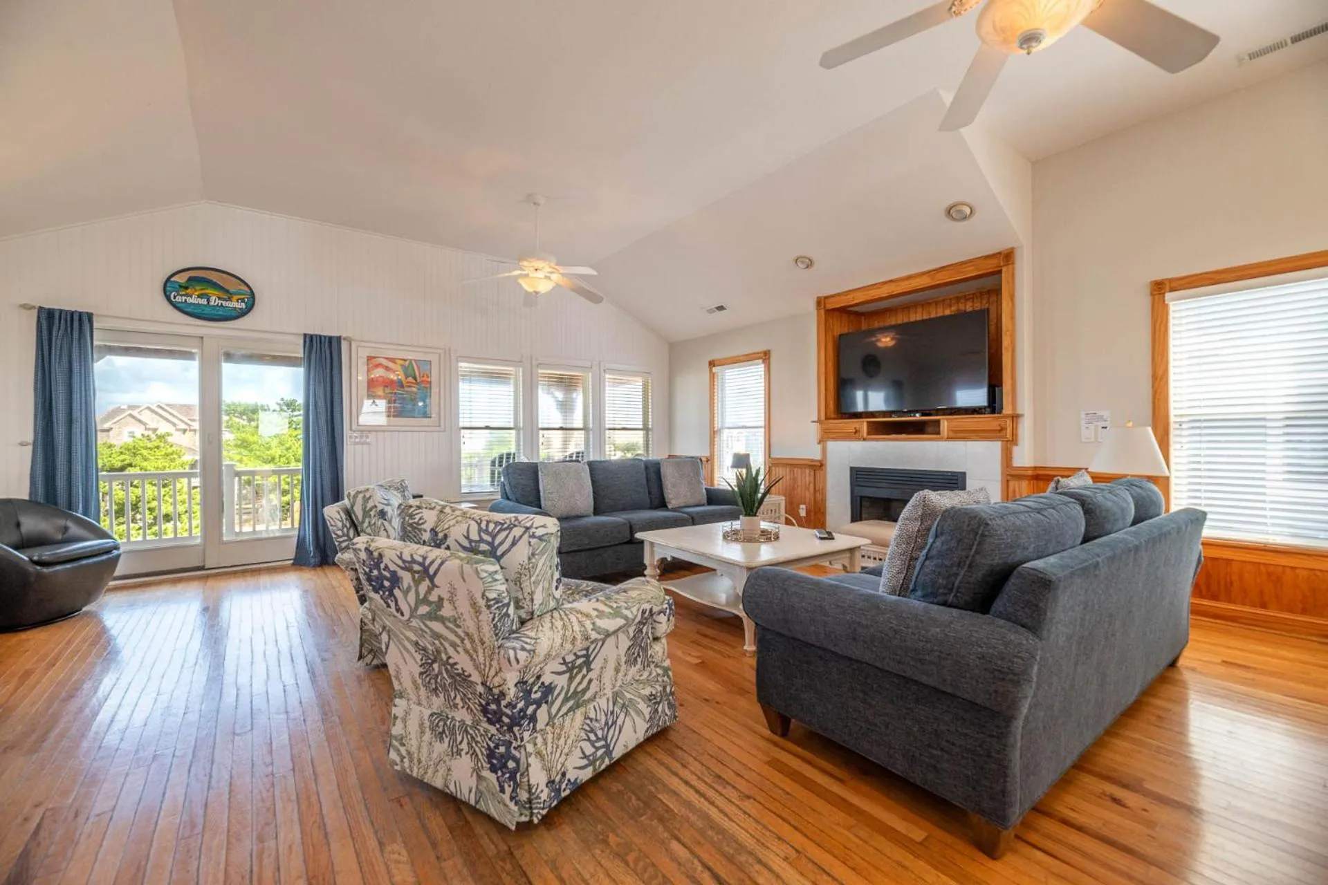 Carolina Dreamin' - Nags Head, Private Beach Access w/Parking Passes, Pool, Hot Tub, Pool Table, Pets OK