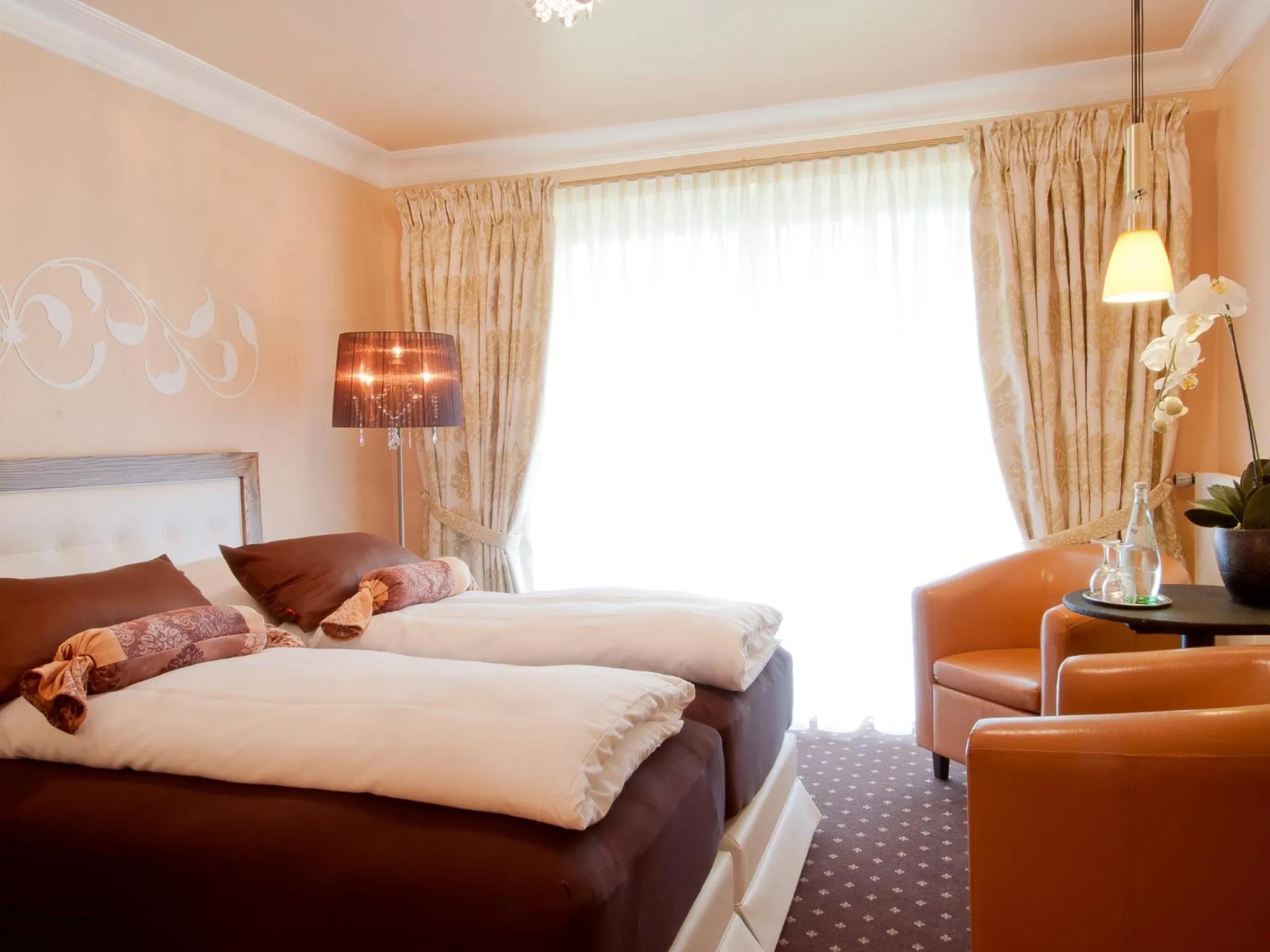 Bed in Amethyst Hotel Garni Lüneburg