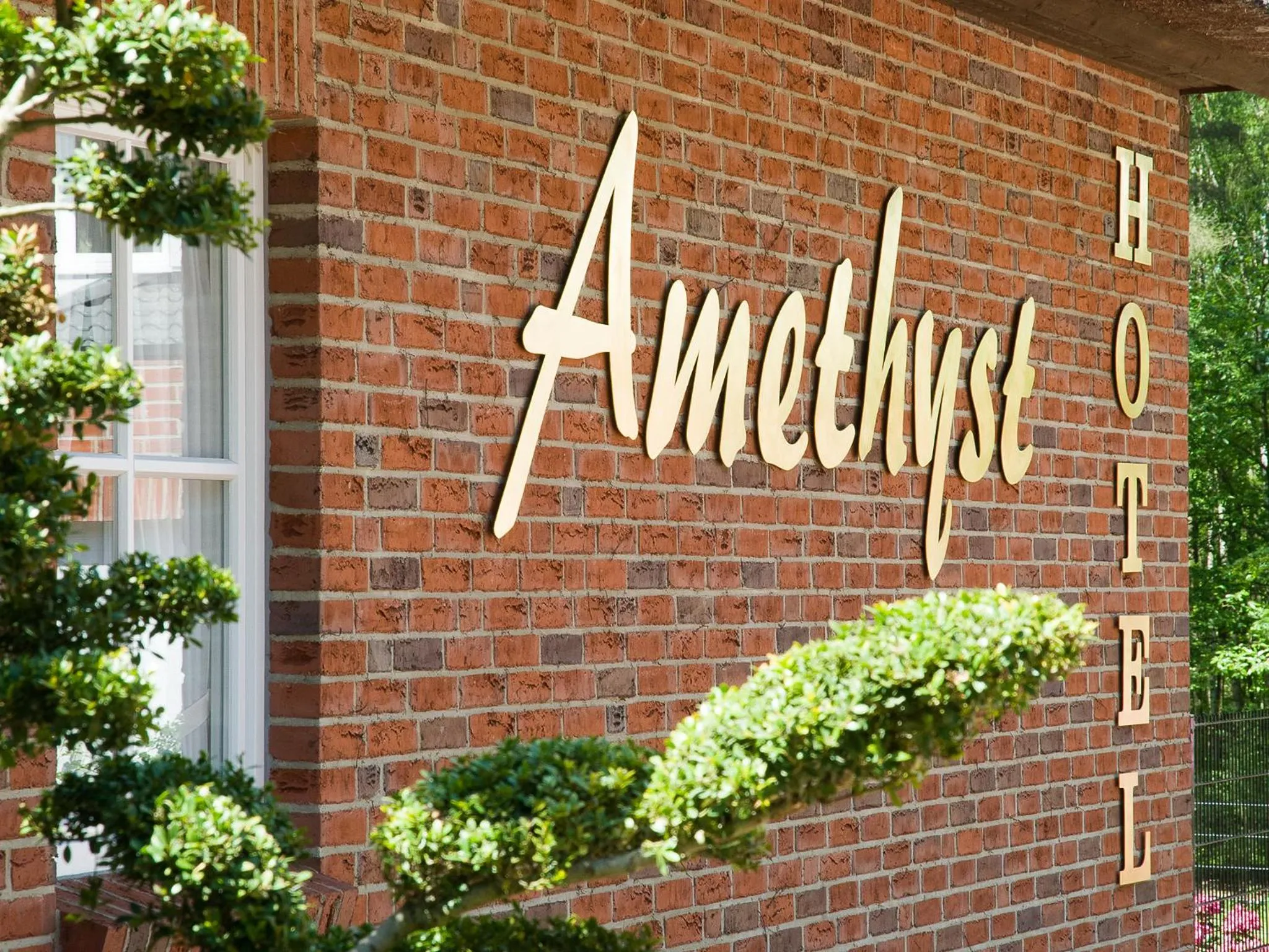 Facade/entrance in Amethyst Hotel Garni Lüneburg