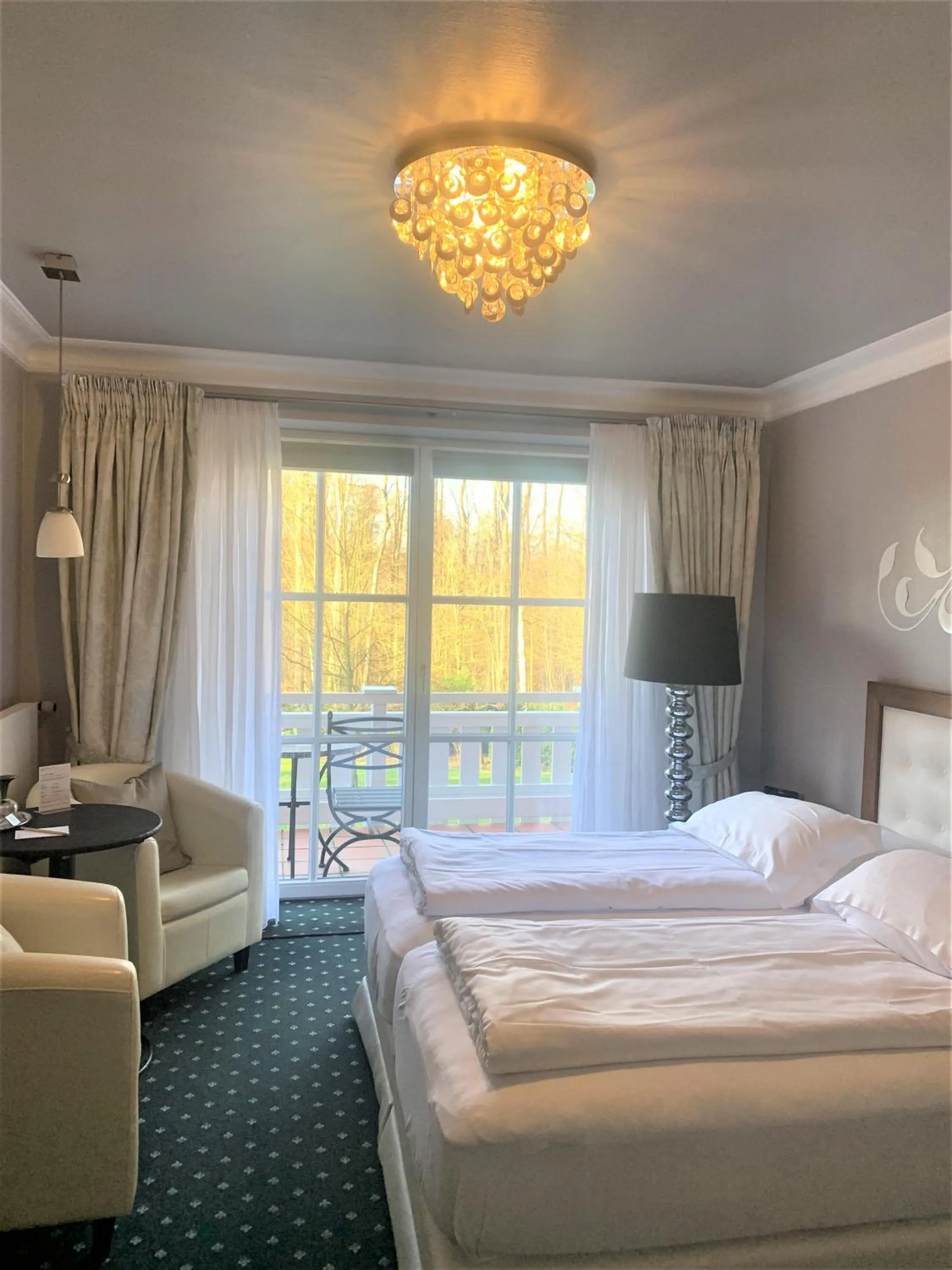 Bed in Amethyst Hotel Garni Lüneburg