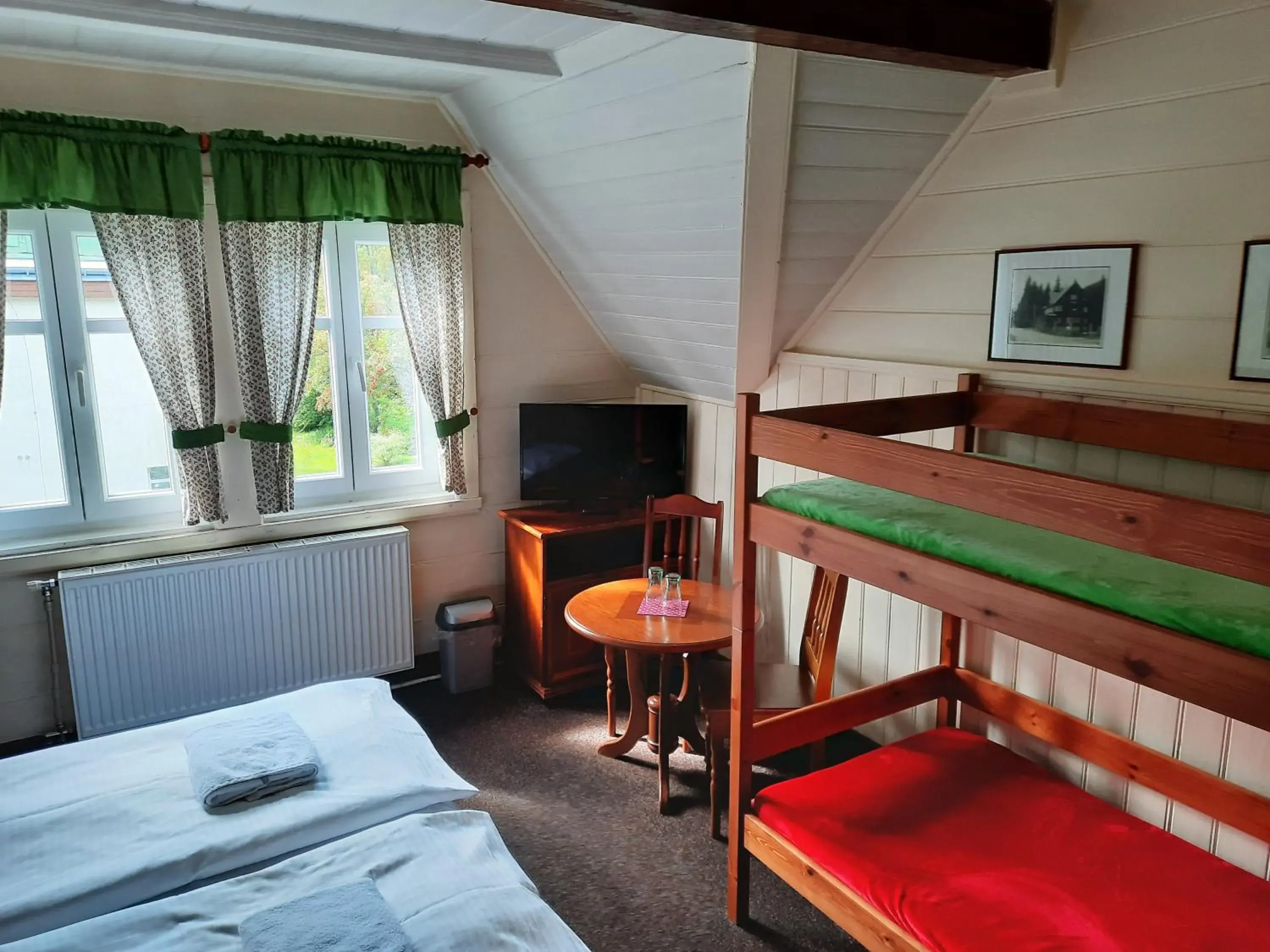 Quadruple Room with Private External Bathroom in Hotel Diana Quadruple Room with Private External Bathroom in Hotel Diana