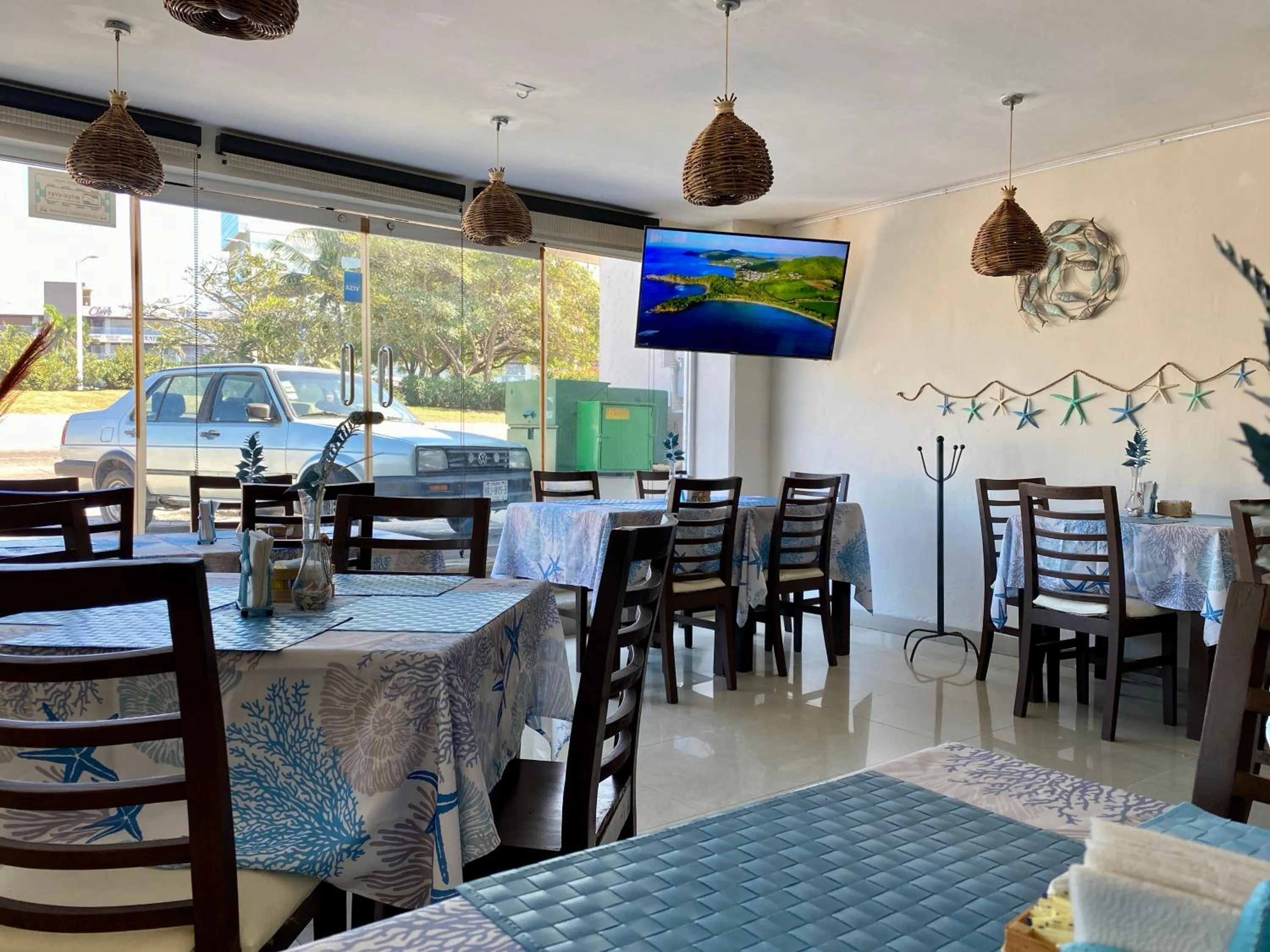 Restaurant/places to eat in Hotel Playa de Oro - Enfrente de WTC y Plazas Comerciales