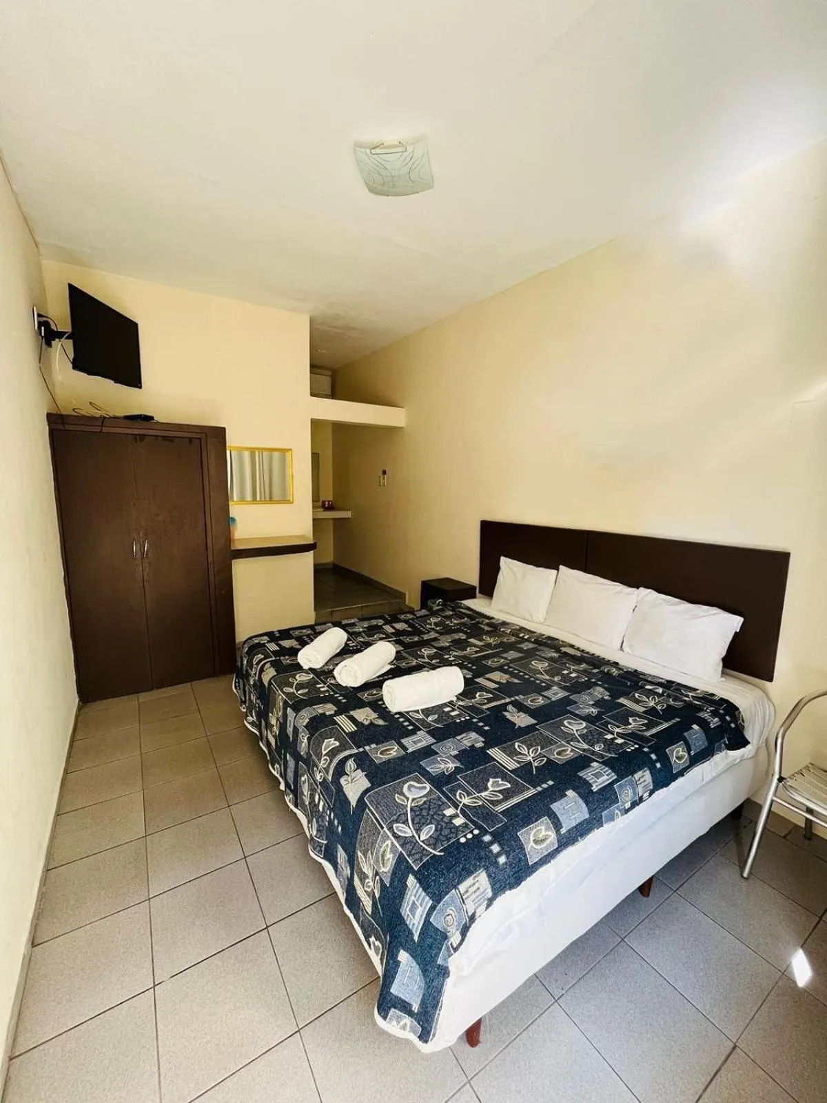 Photo of the whole room, Bed in Hotel Playa de Oro - Enfrente de WTC y Plazas Comerciales