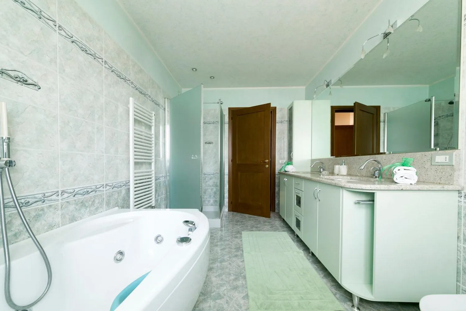 Hot Tub in La Casa di Pimpi