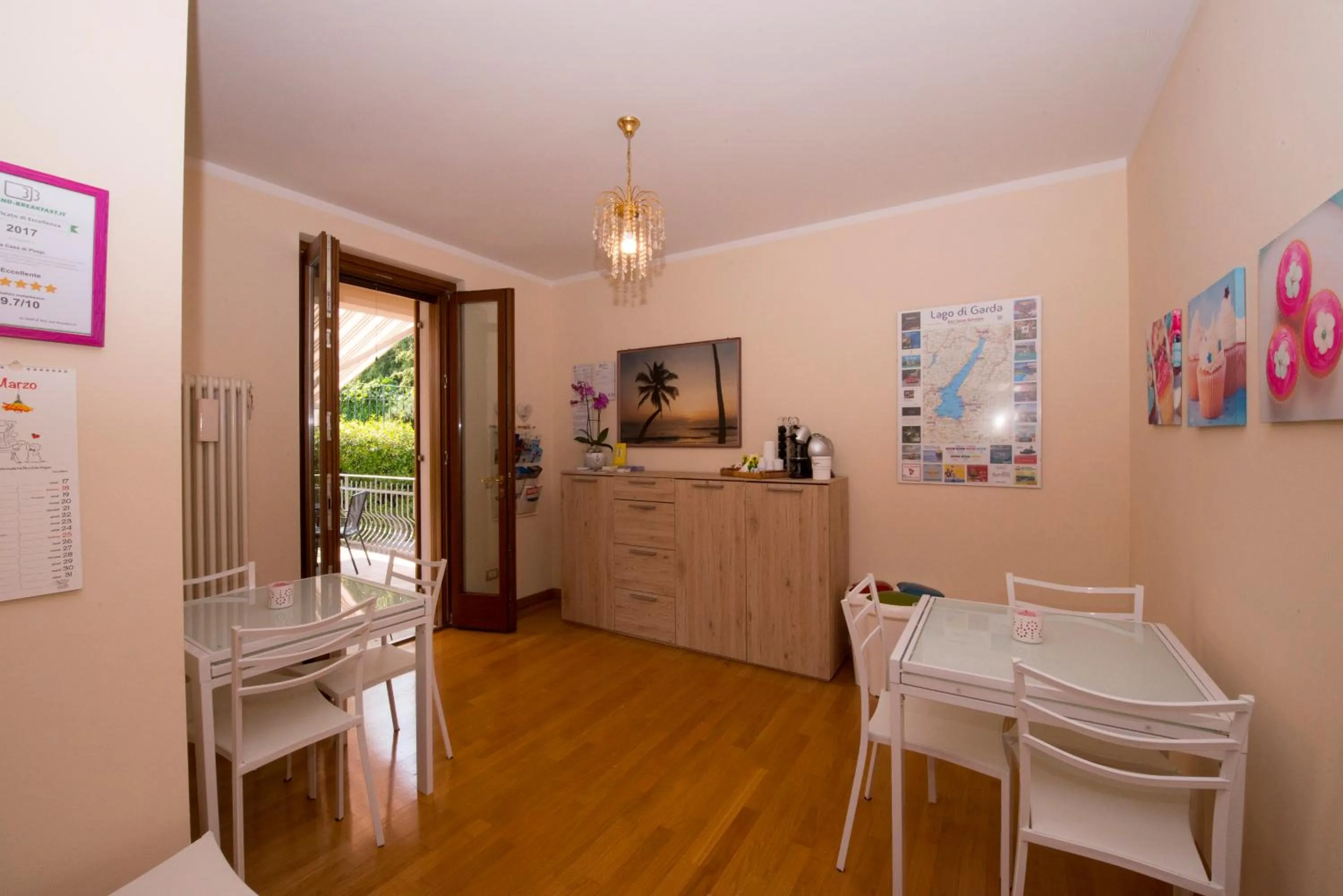 Communal lounge/ TV room in La Casa di Pimpi