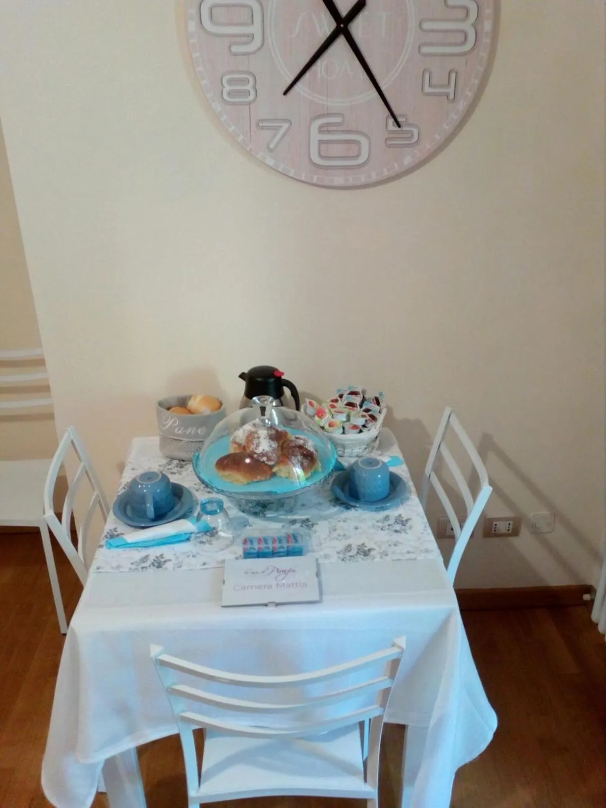 Food and drinks in La Casa di Pimpi