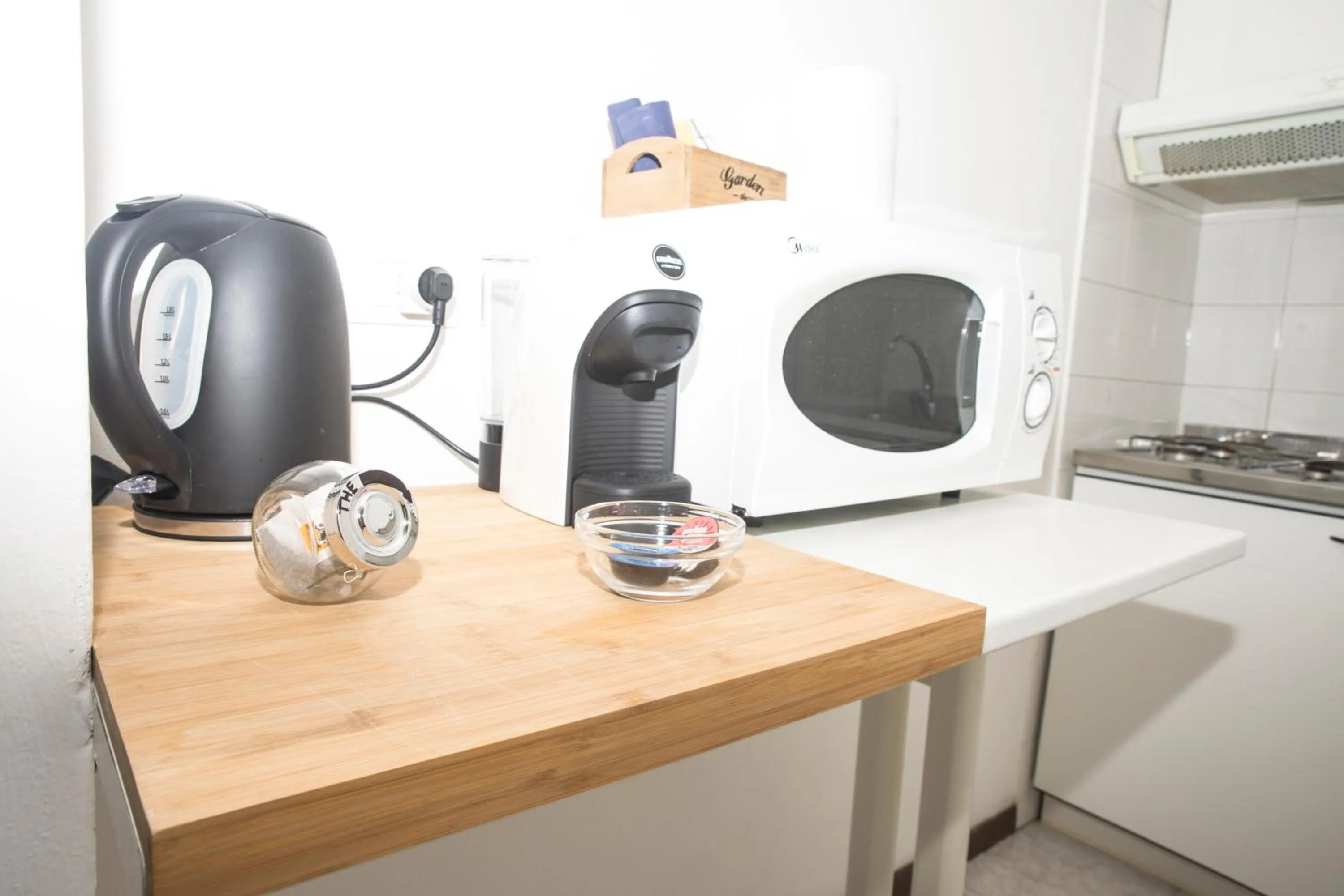 Coffee/tea facilities in MAMA Apartments