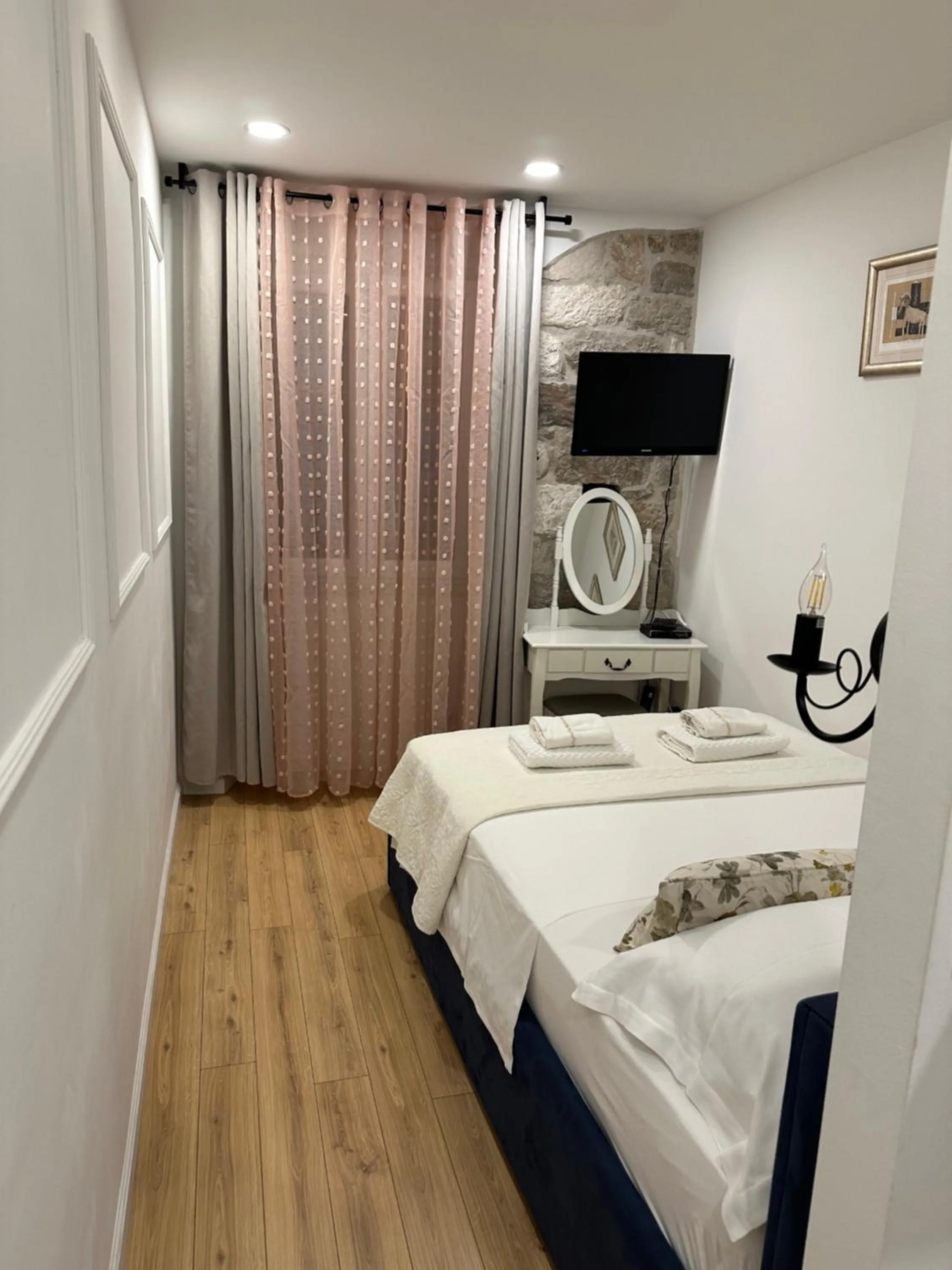 Split Old Town Suites 2