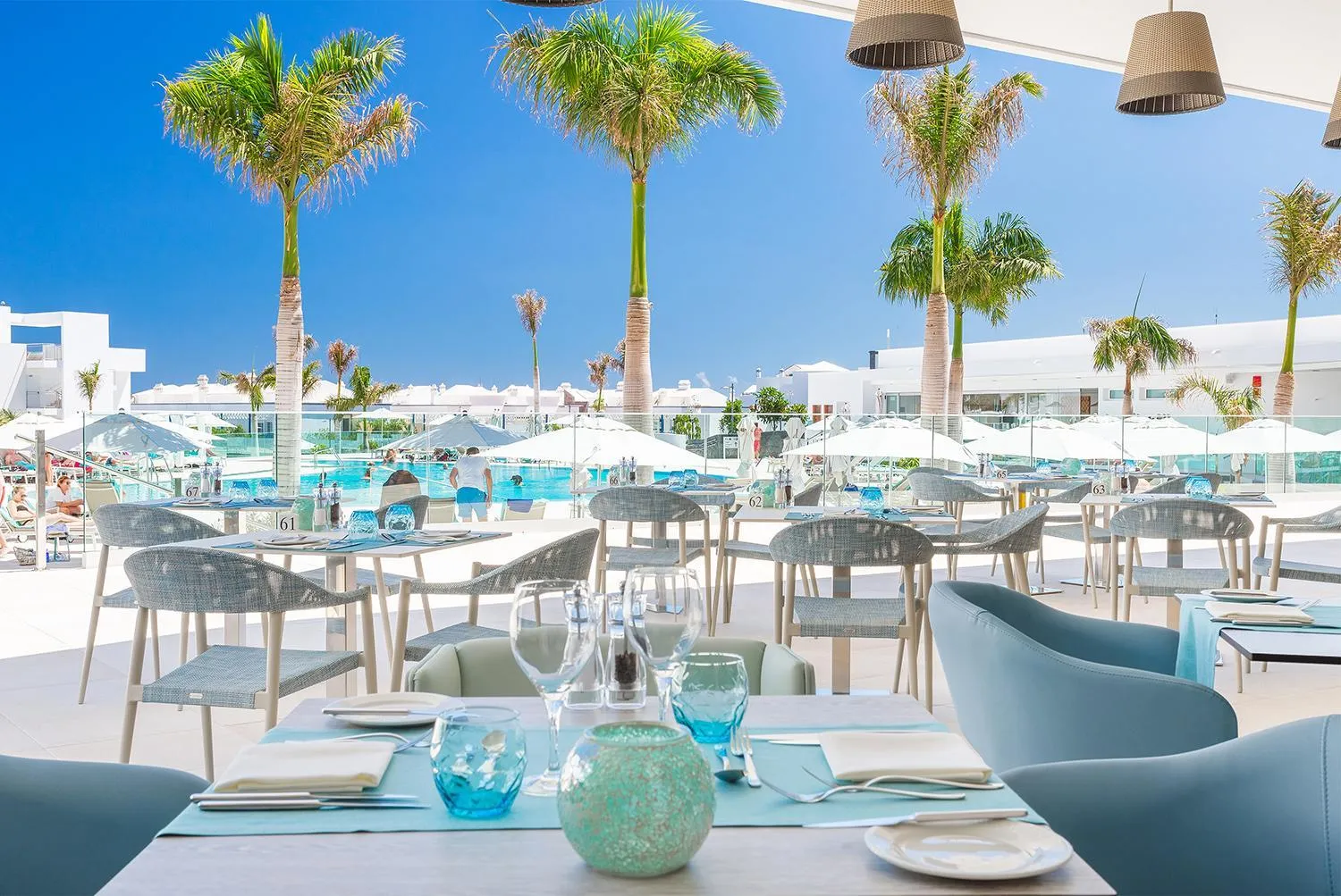 Restaurant/places to eat in Hotel Lava Beach