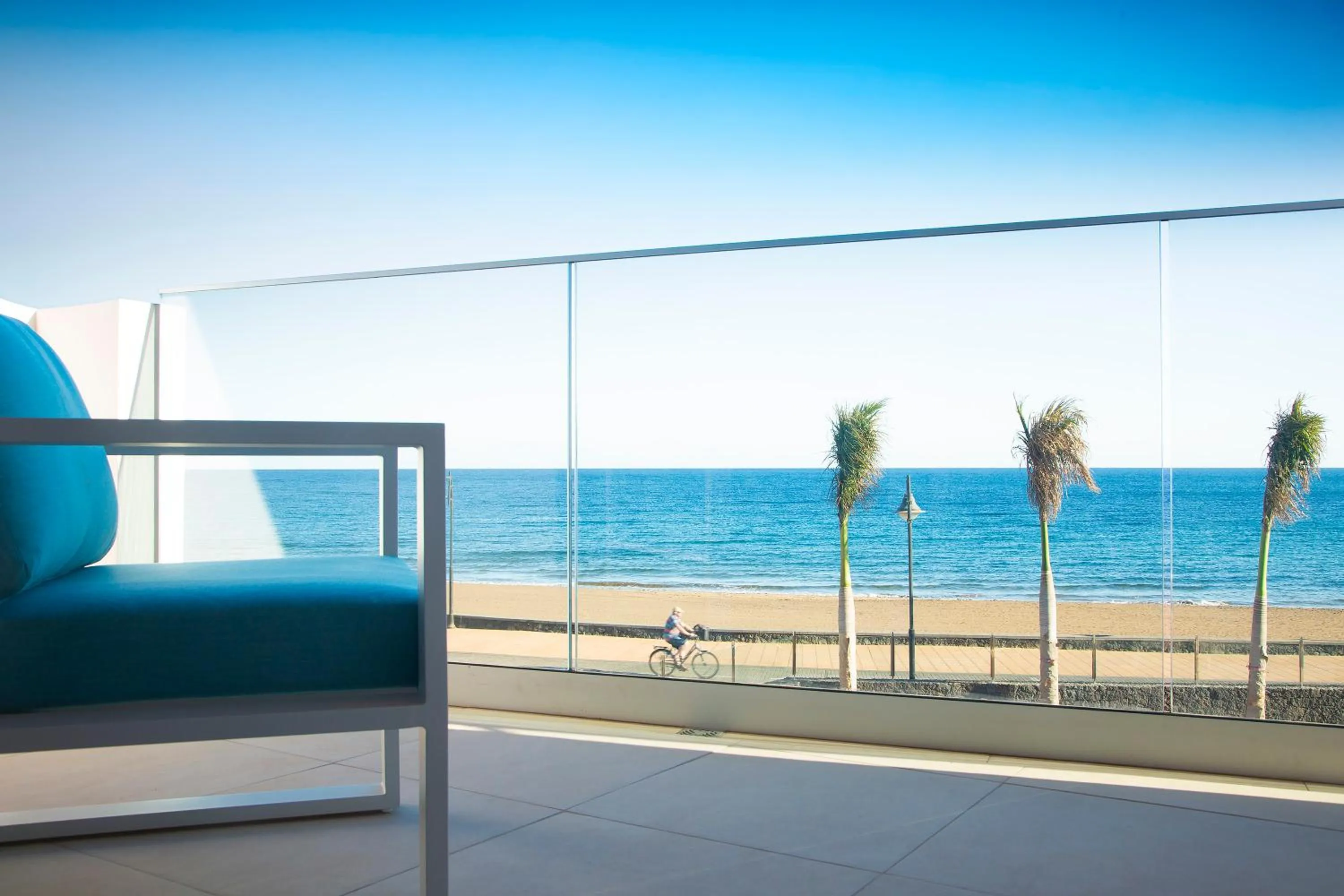 Shower in Hotel Lava Beach