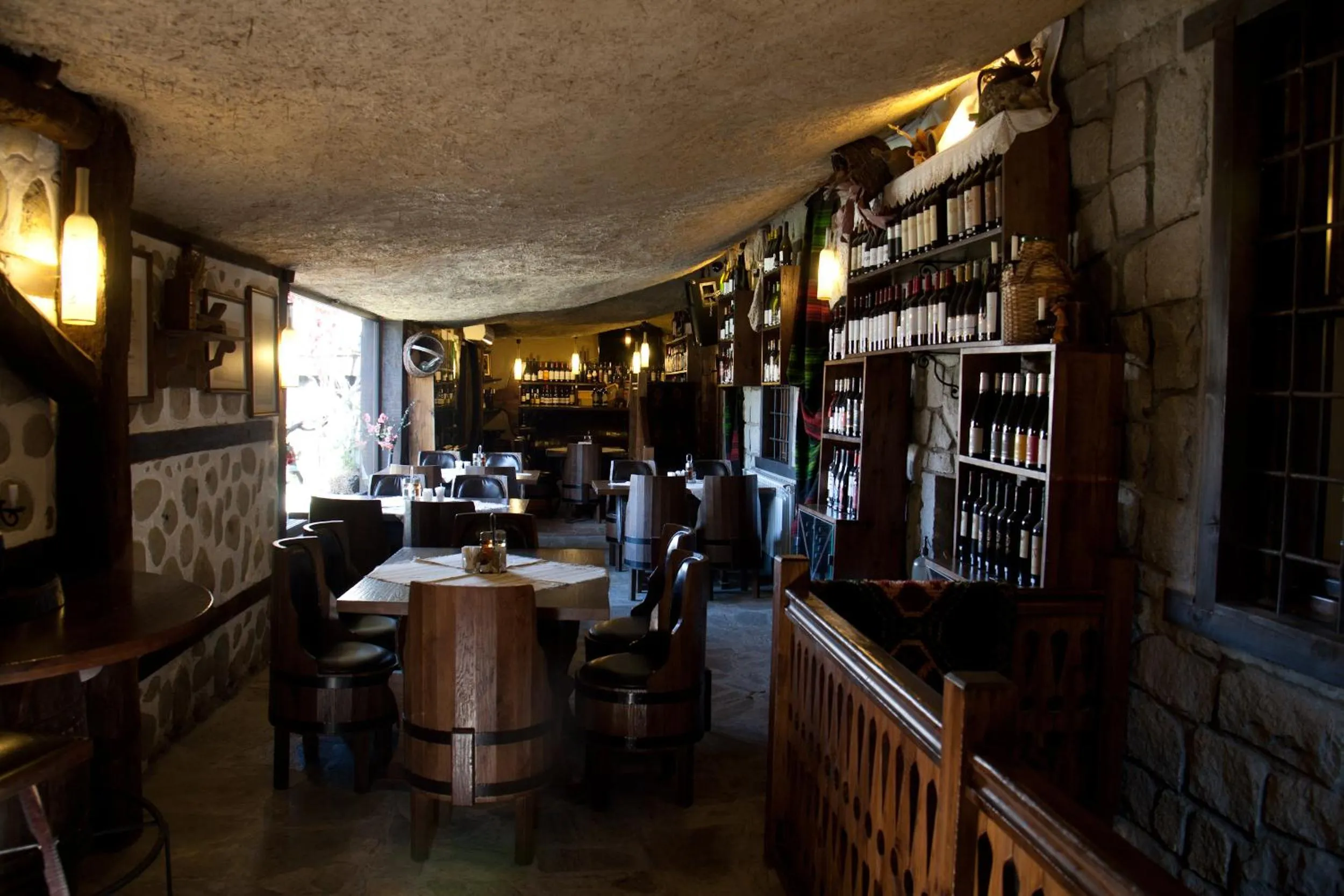 Restaurant/places to eat in Molerite Complex