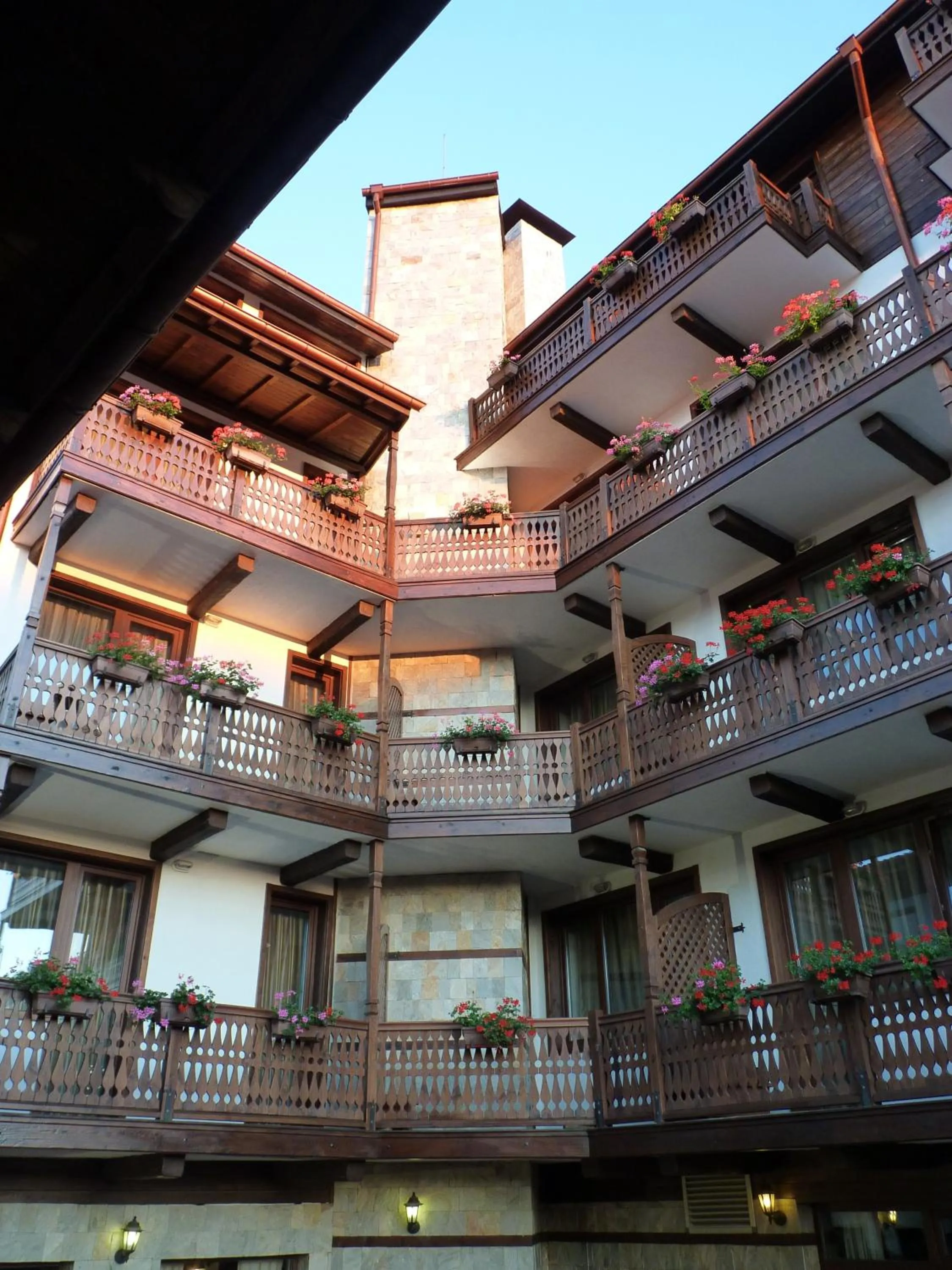 Facade/entrance in Molerite Complex