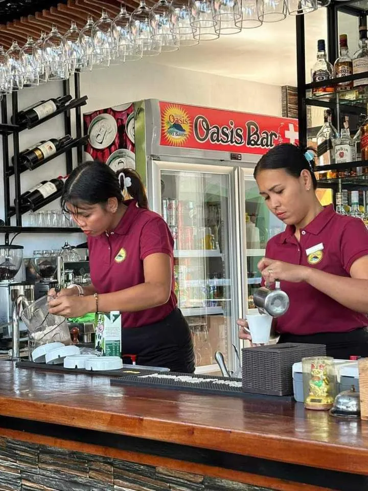 Lounge or bar in Hotel Oasis Port Barton