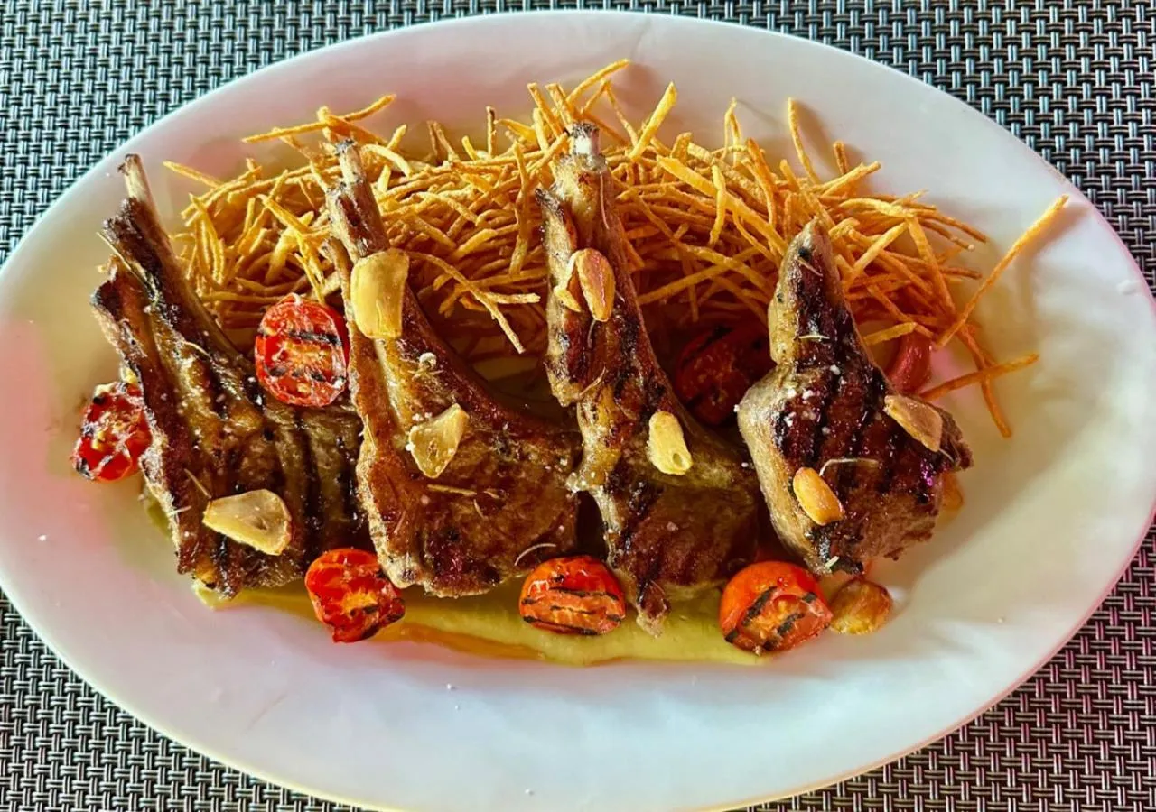 Food and drinks in Hotel Oasis Port Barton