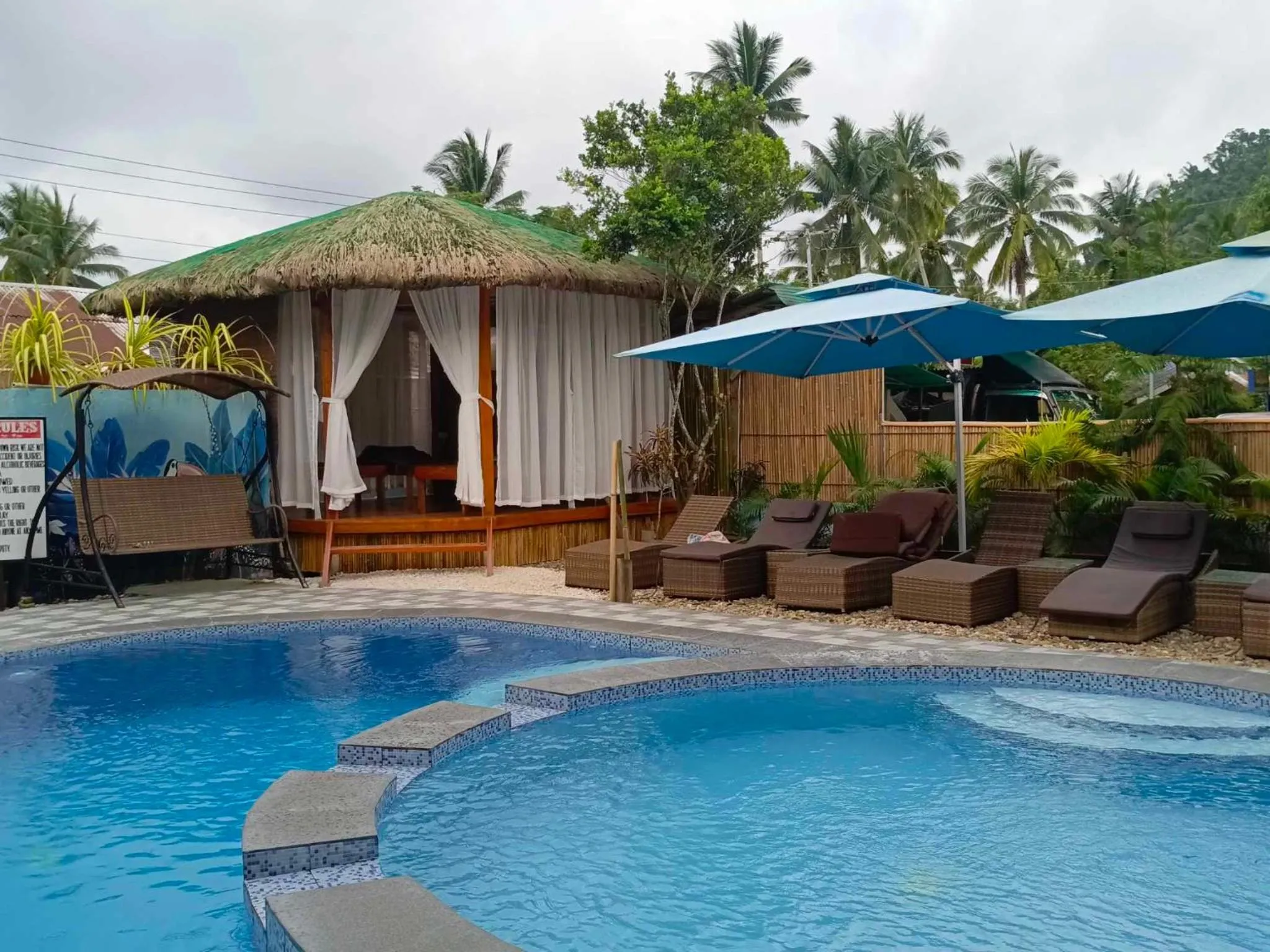 Swimming pool in Hotel Oasis Port Barton