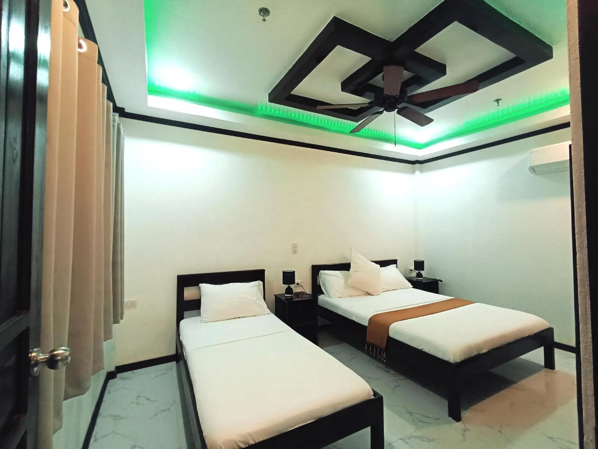 Bedroom, Bed in Hotel Oasis Port Barton