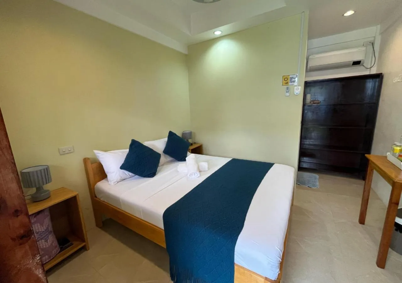 Bedroom, Bed in Hotel Oasis Port Barton