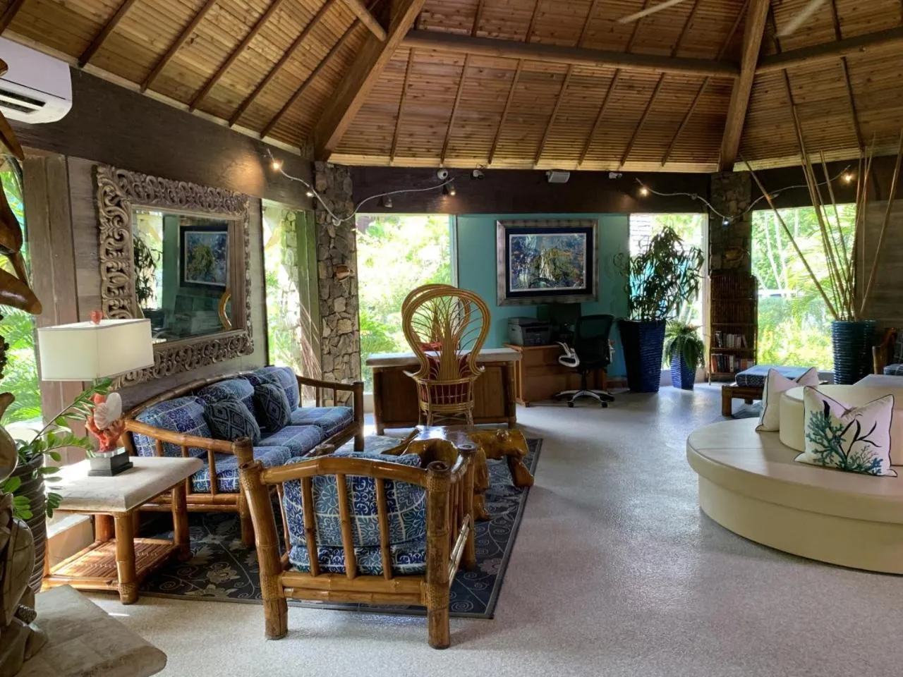 Seating area in Emerald Beach Resort