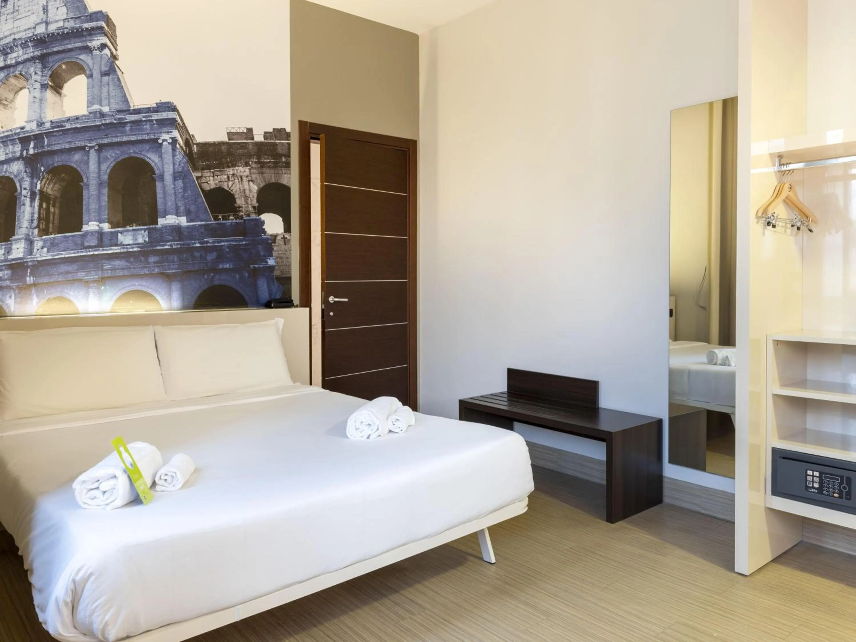 Photo of the whole room, Bed in B&B Hotel Roma Trastevere