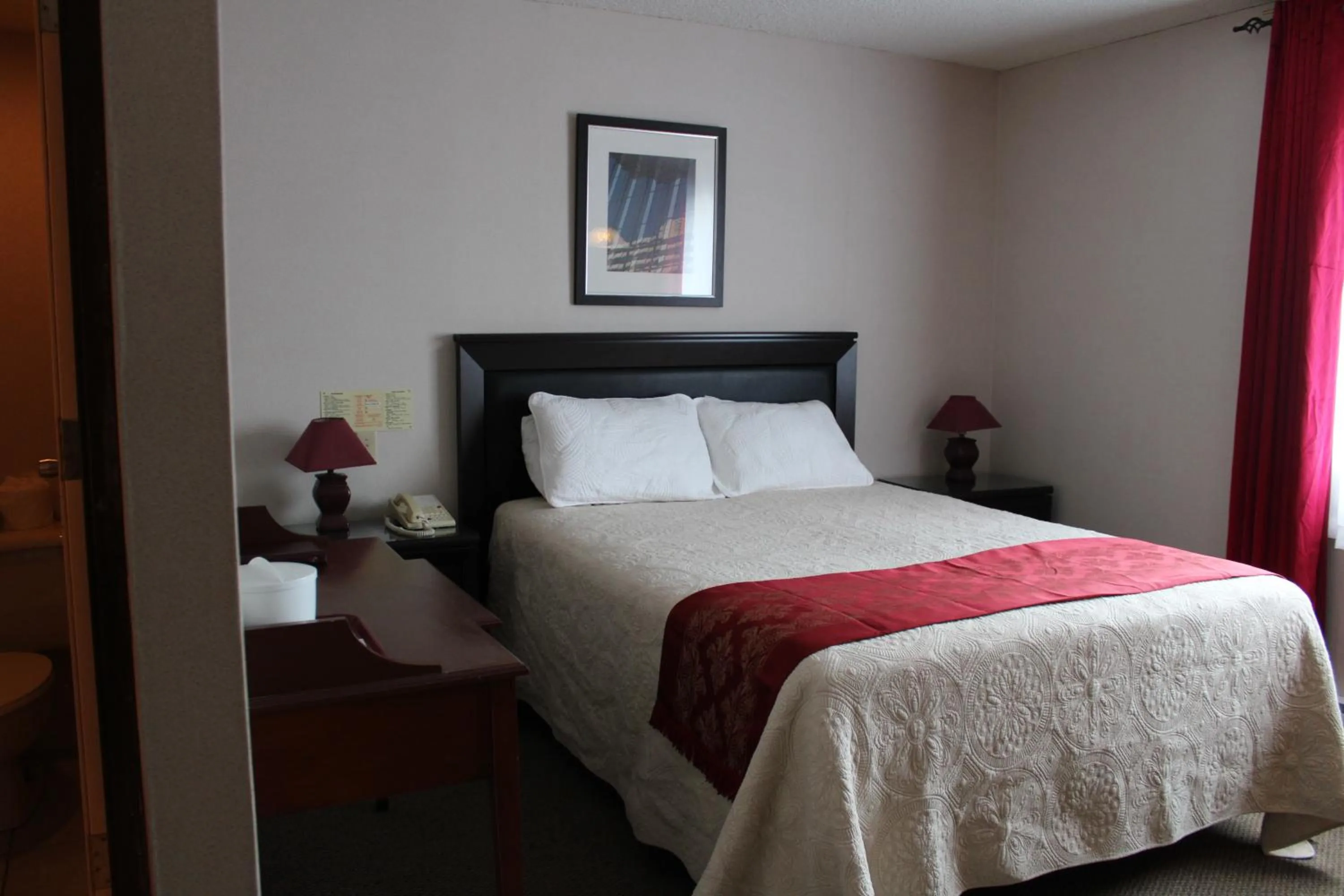 Queen Room in Motel Capri & Suites
