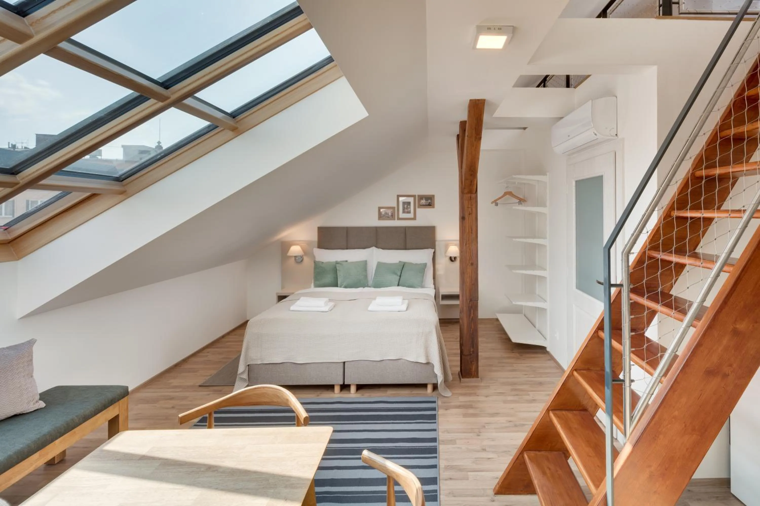 Bed in Louren Apartments