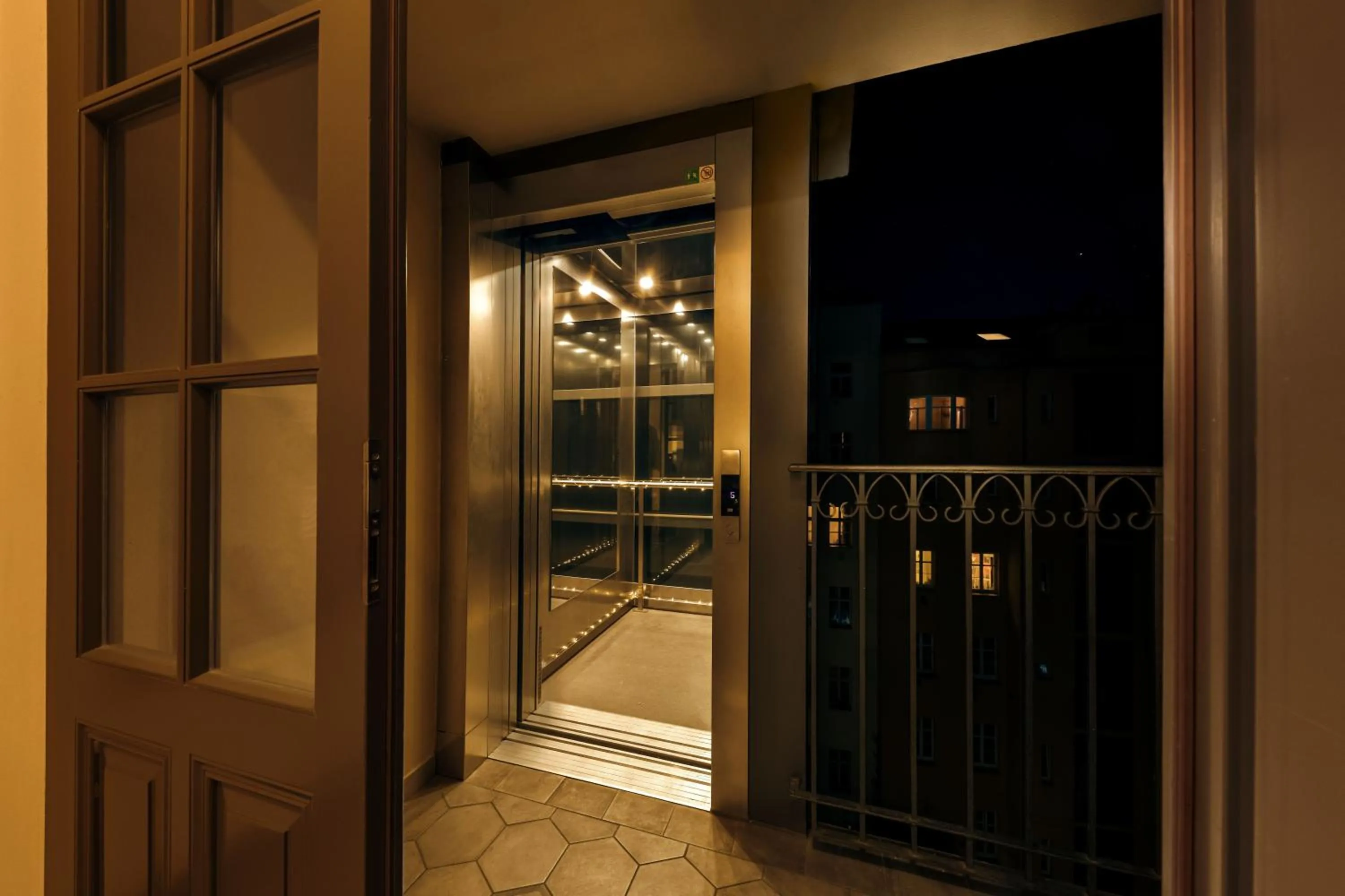 Night in Louren Apartments