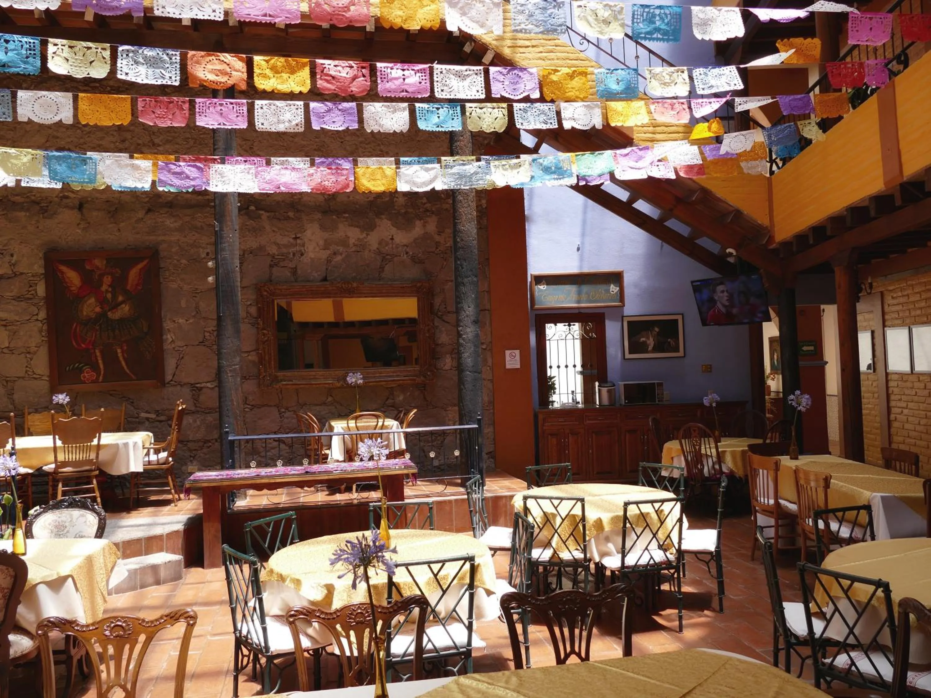 Restaurant/places to eat in El Meson de los Poetas