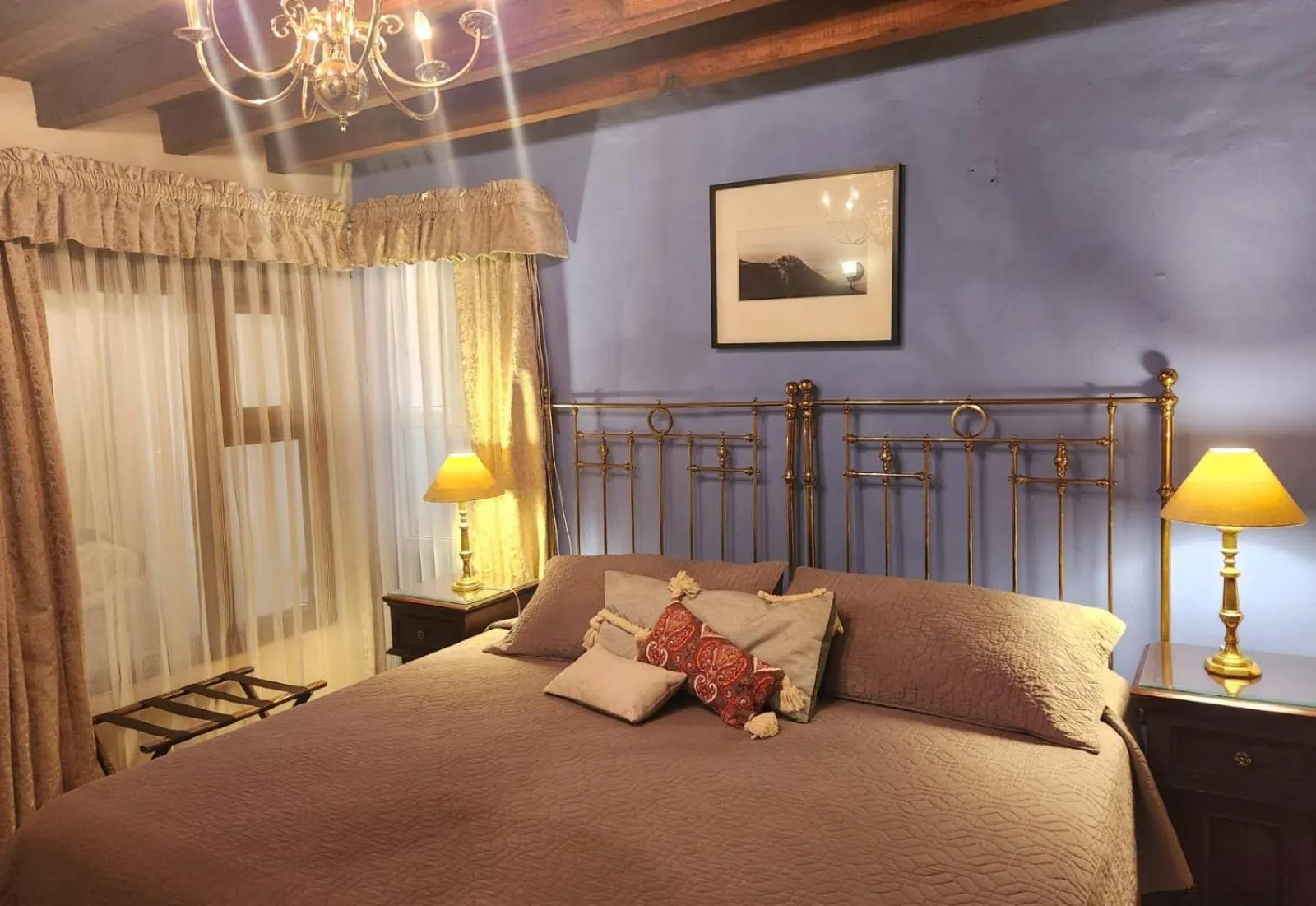 Bed in El Meson de los Poetas