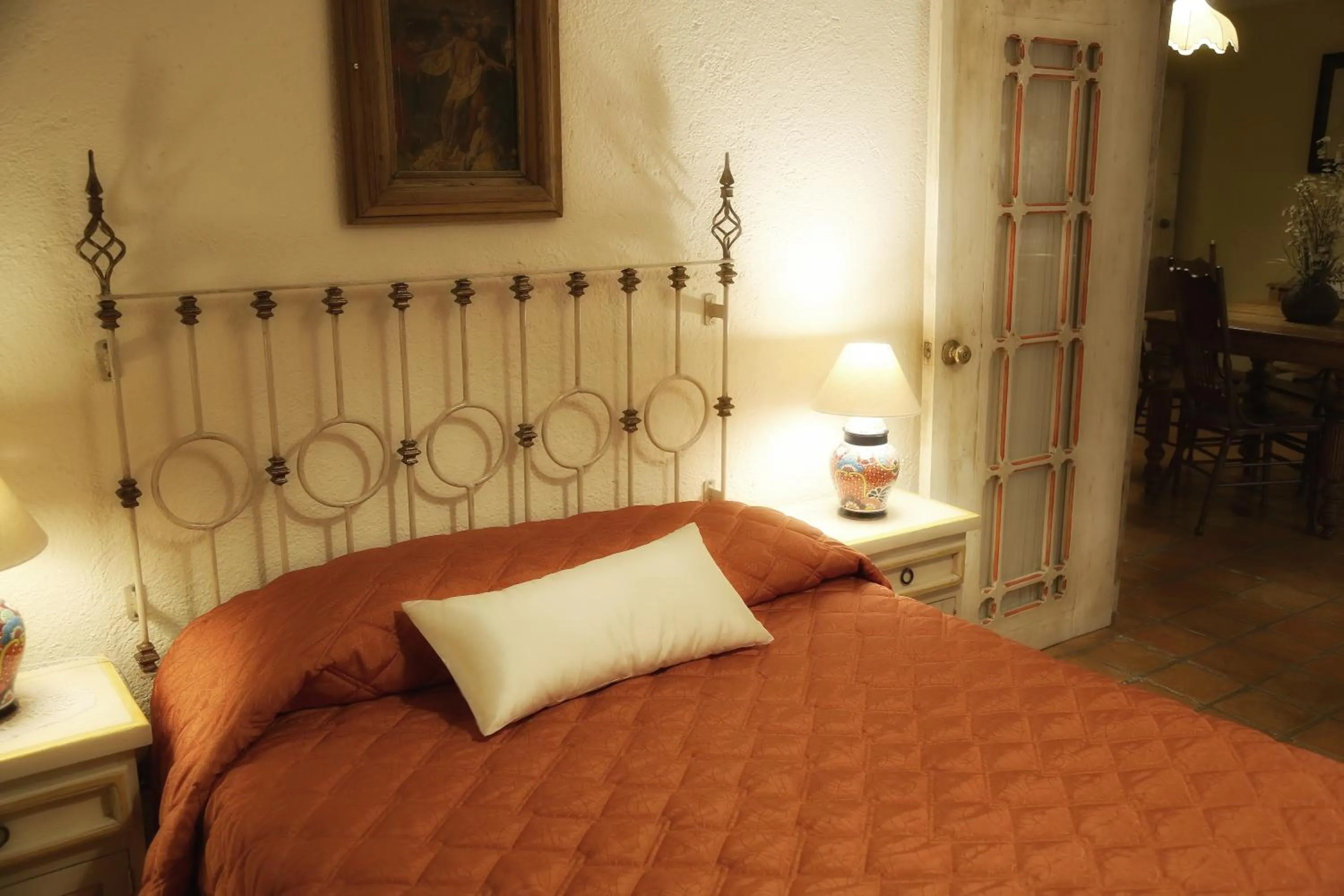 Photo of the whole room, Bed in El Meson de los Poetas