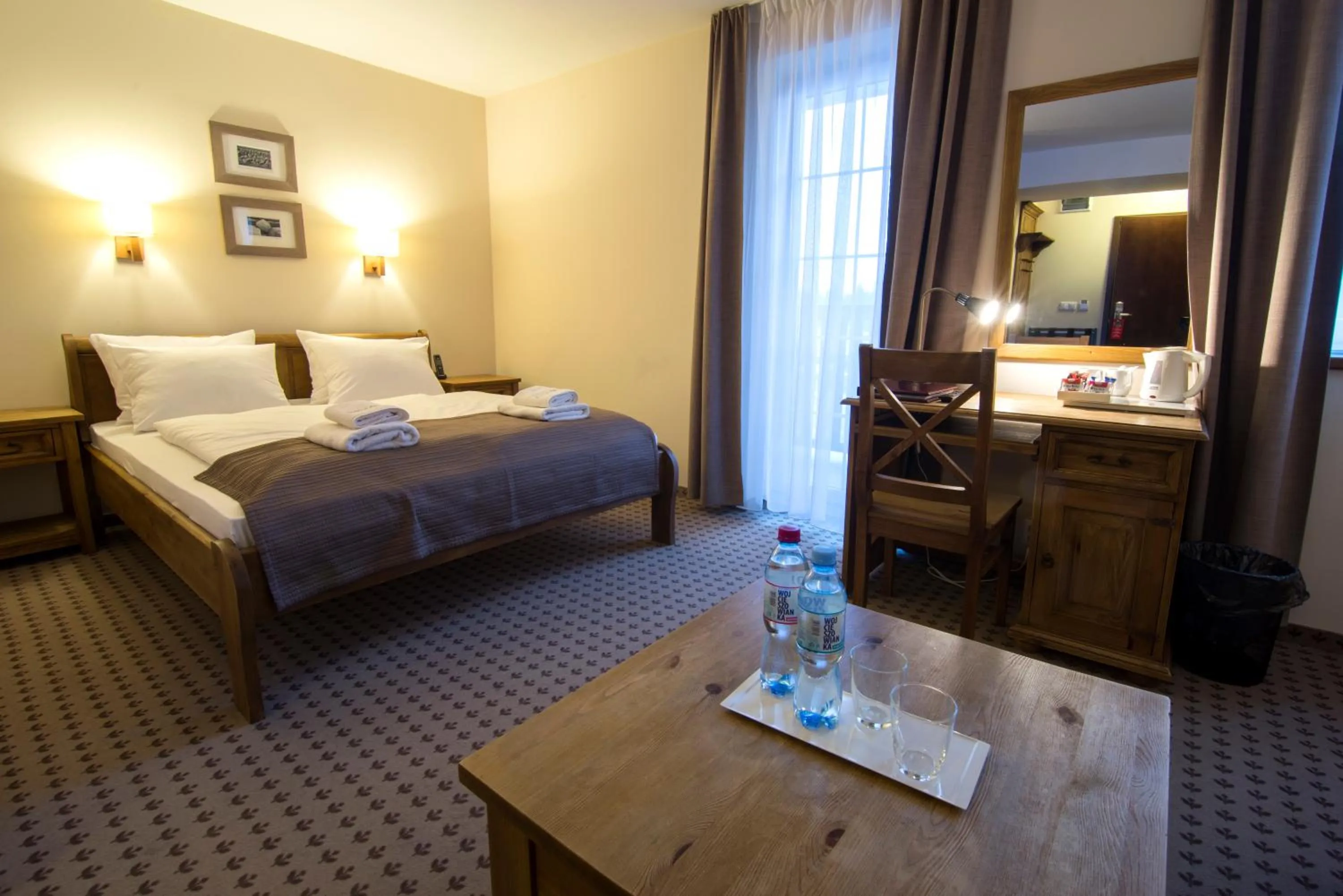 Shower, Bed in Hotel Biathlon Sport & Spa