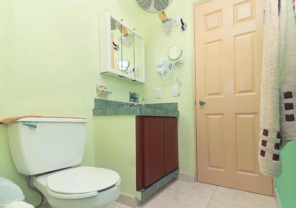 Bathroom in Hotel Bahia Huatulco