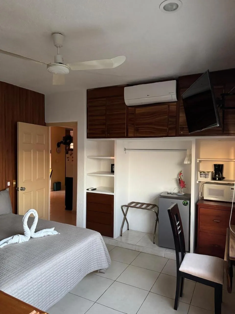 Bed in Hotel Bahia Huatulco