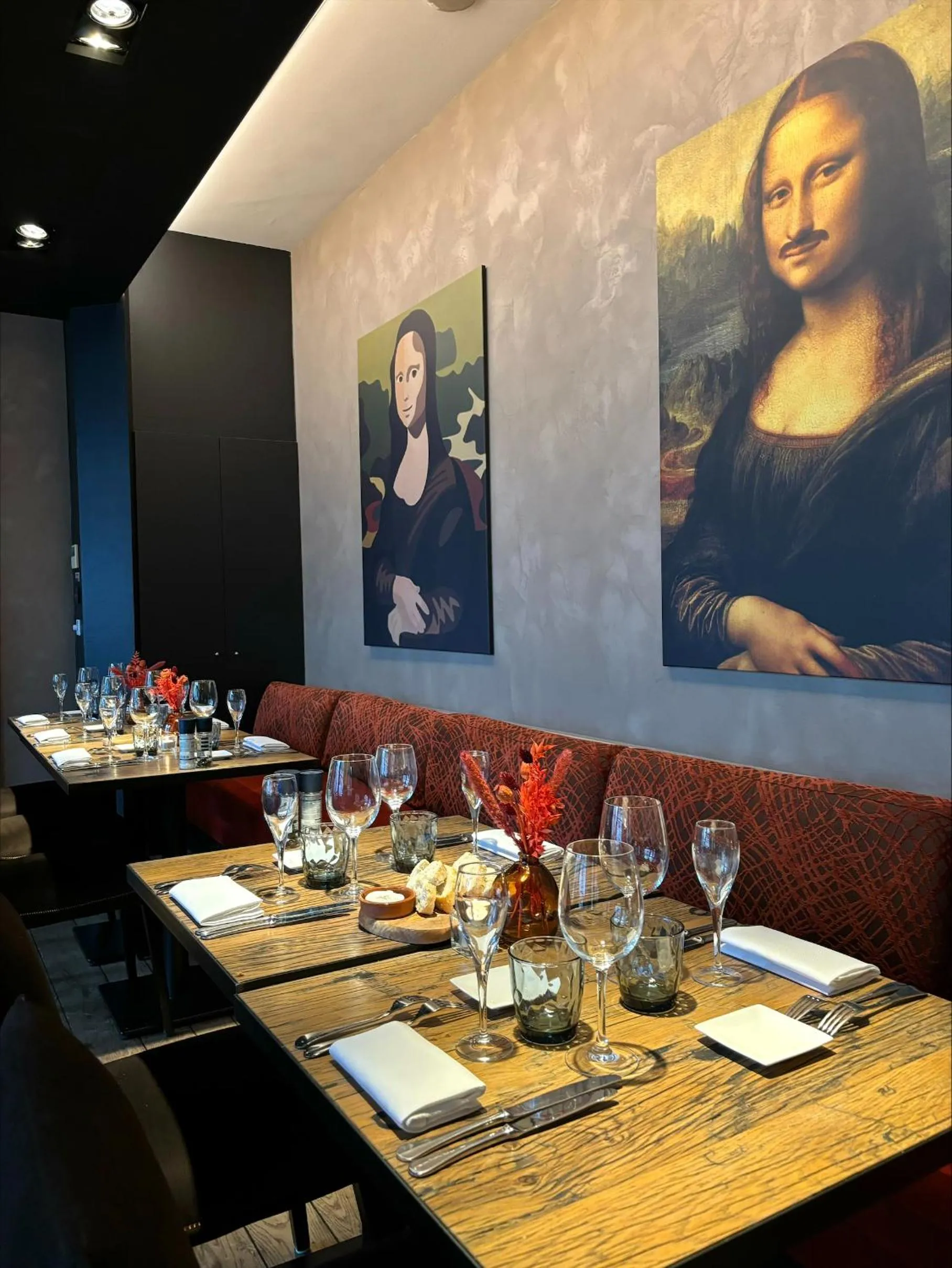 Restaurant/places to eat in Hotel Cortina