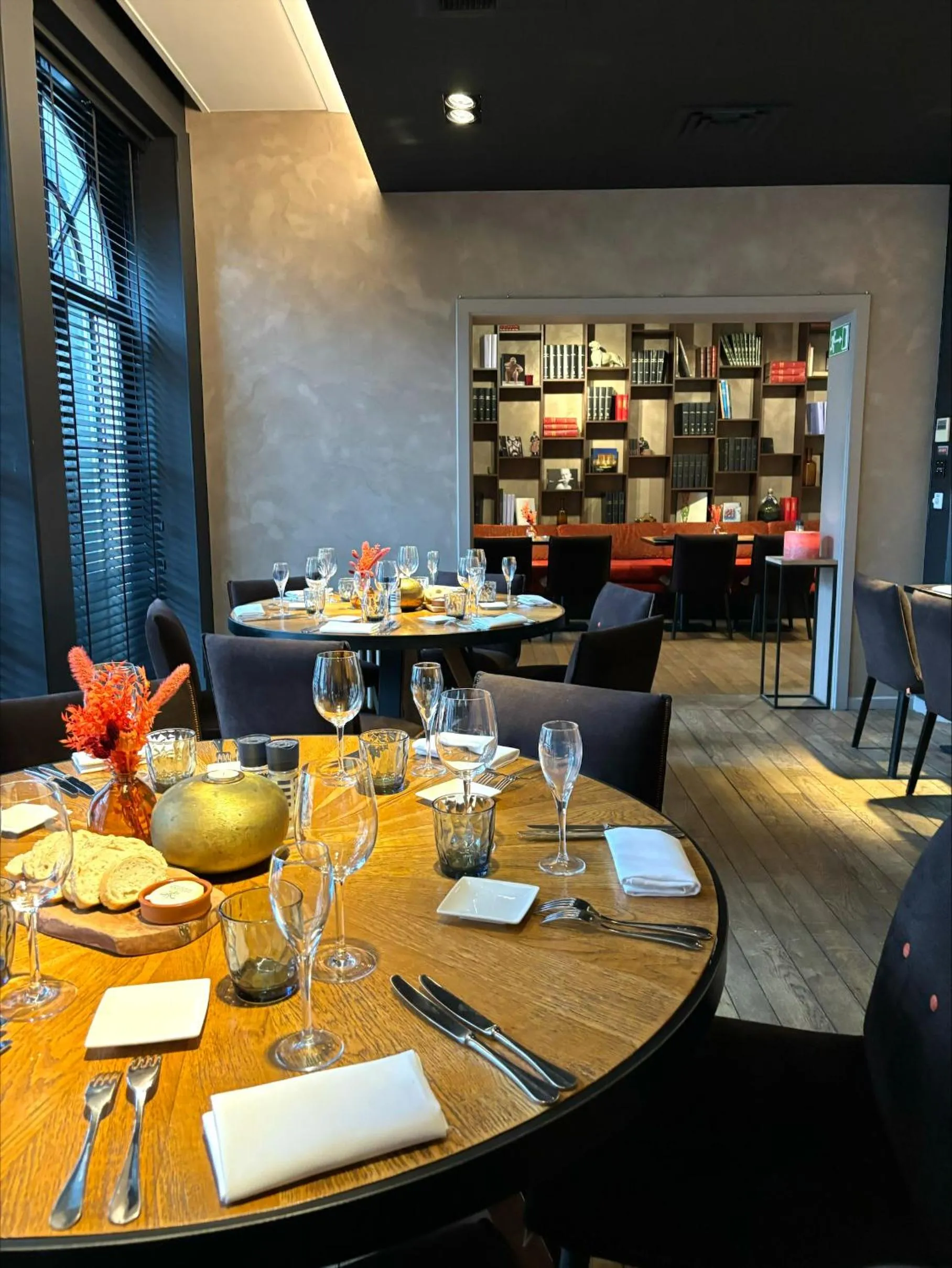 Restaurant/places to eat in Hotel Cortina