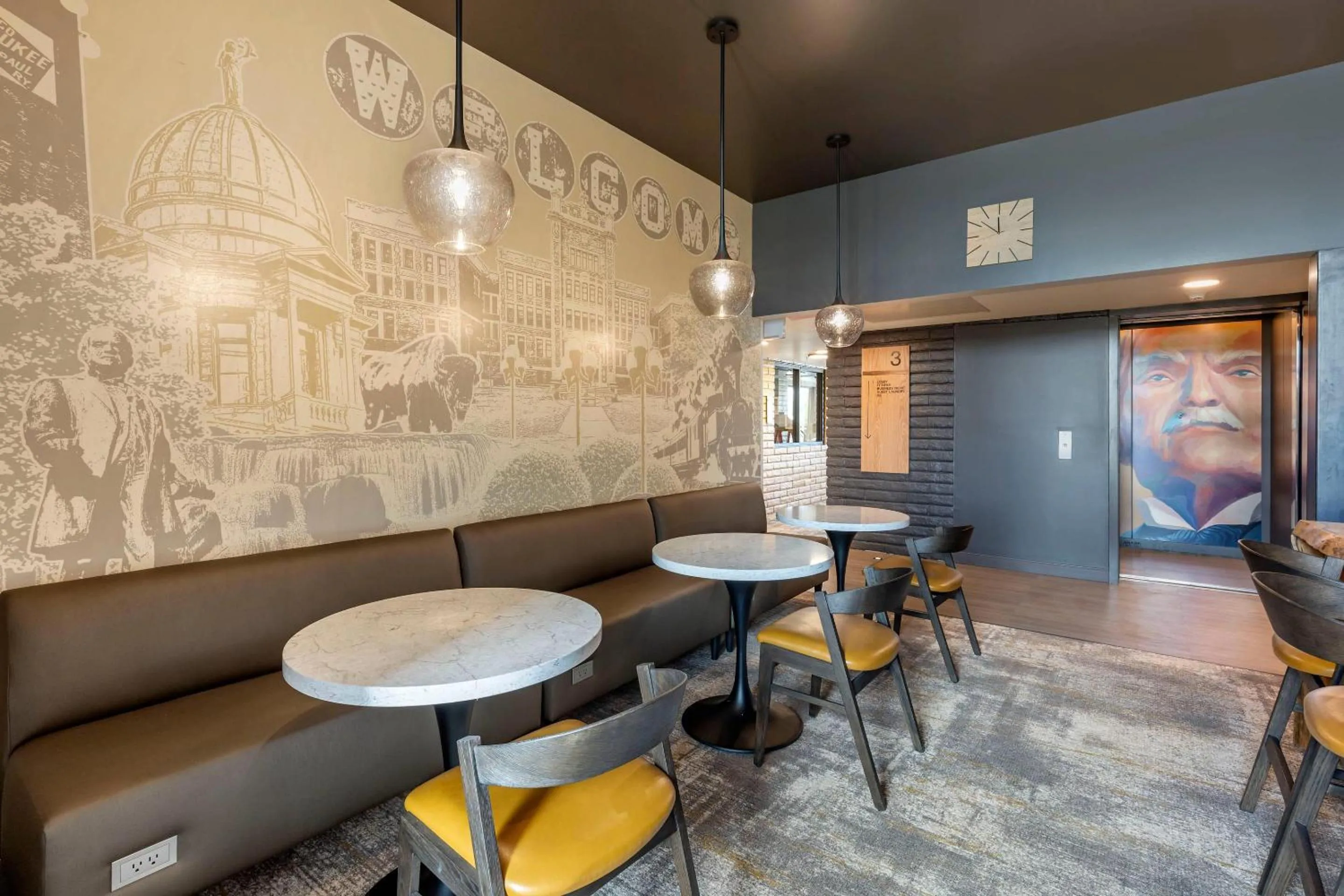 Lounge or bar in The Gibson Hotel Great Falls, an Ascend Collection Hotel