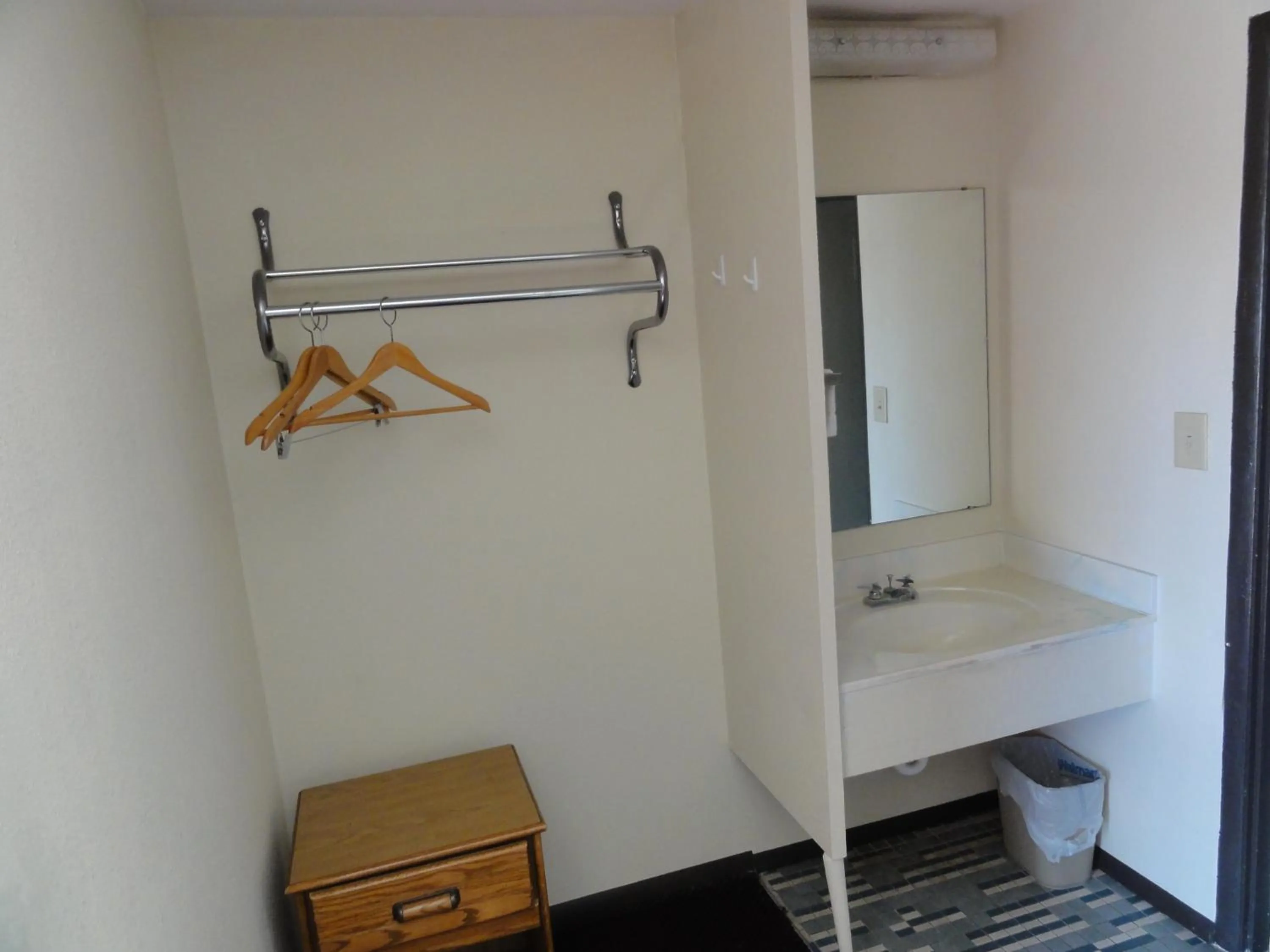 Bathroom in Budget Inn Selma