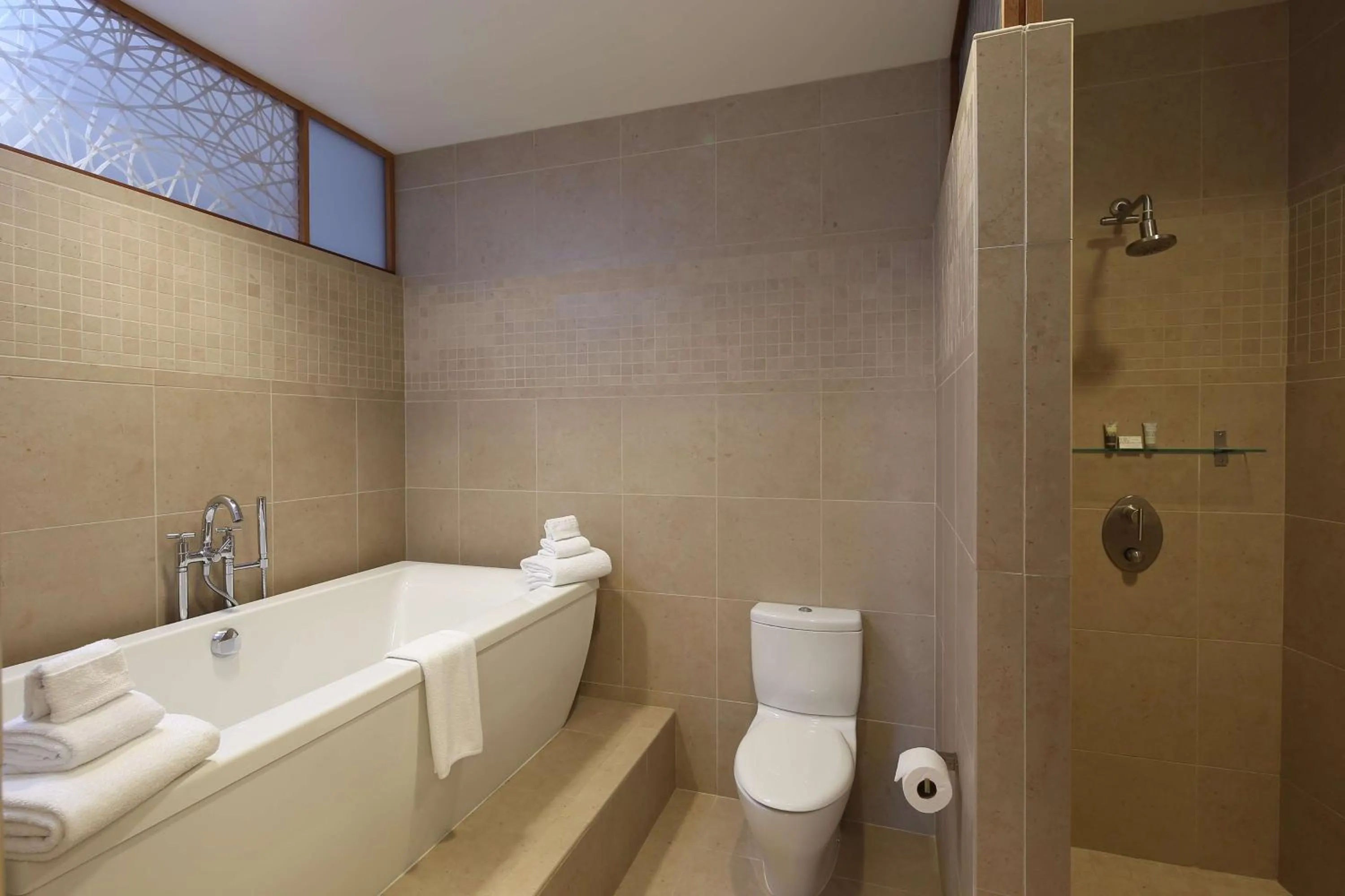 Bathroom in Tulyp, Tapestry Collection by Hilton