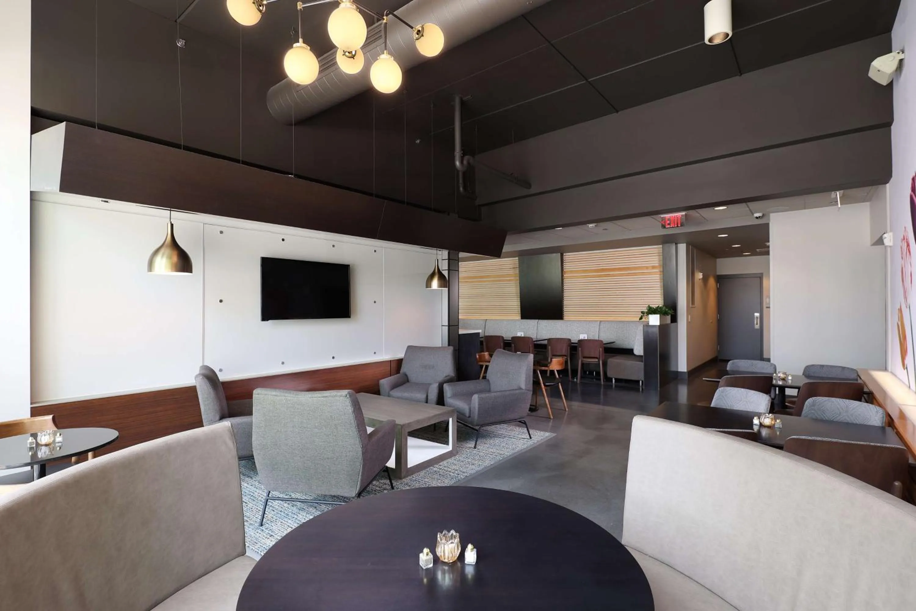 Restaurant/places to eat in Tulyp, Tapestry Collection by Hilton