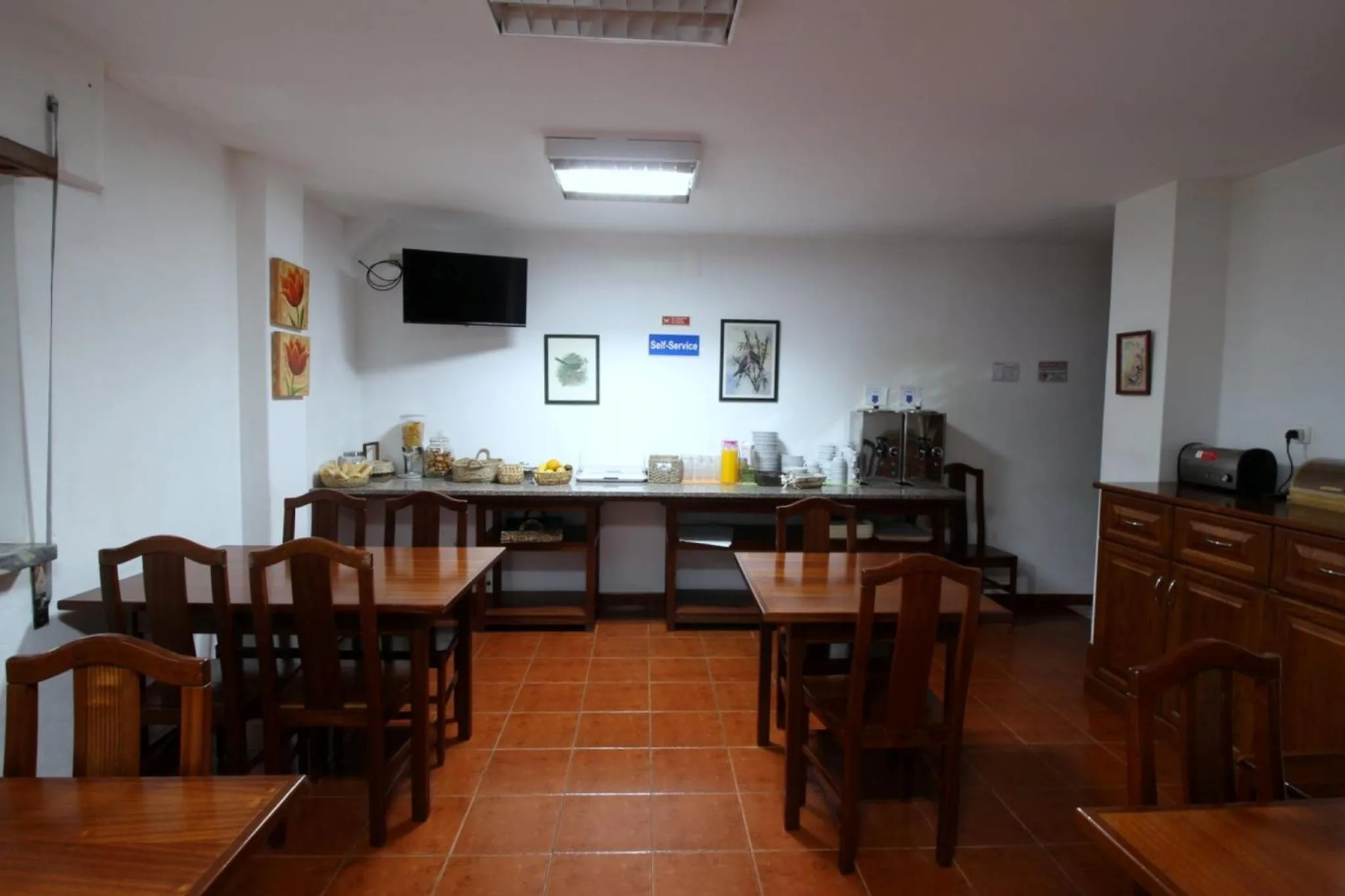 Continental breakfast in Hotel Rota Malhoa